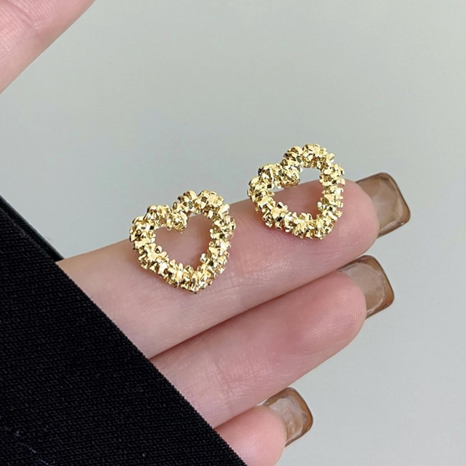 Handmade Simple Heart Earrings Gold Hollow Heart Earrings Irregular Love Stud Earrings Jewelry for Women and Girls Gifts - Image 3
