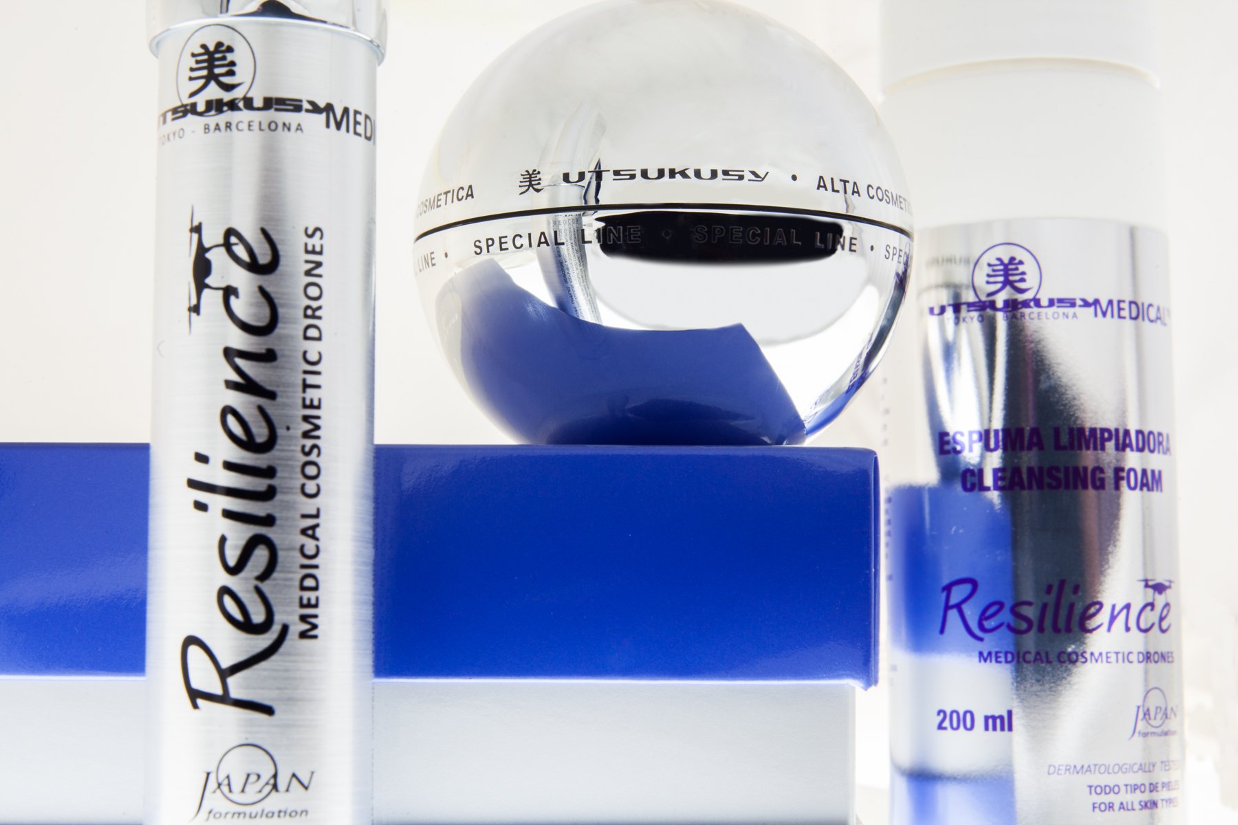 Set Resilience – Tratamiento antiarrugas de Utsukusy – Crema facial, sérum intensivo y limpiador faciall