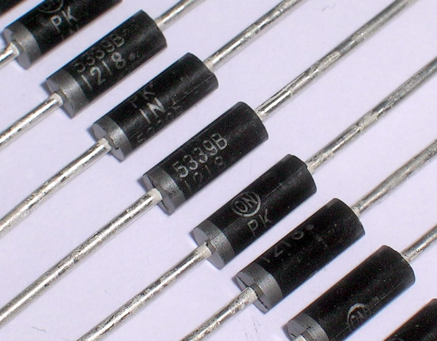 10pcs DIP Diode Zener 1N5339B 5.6V 5W