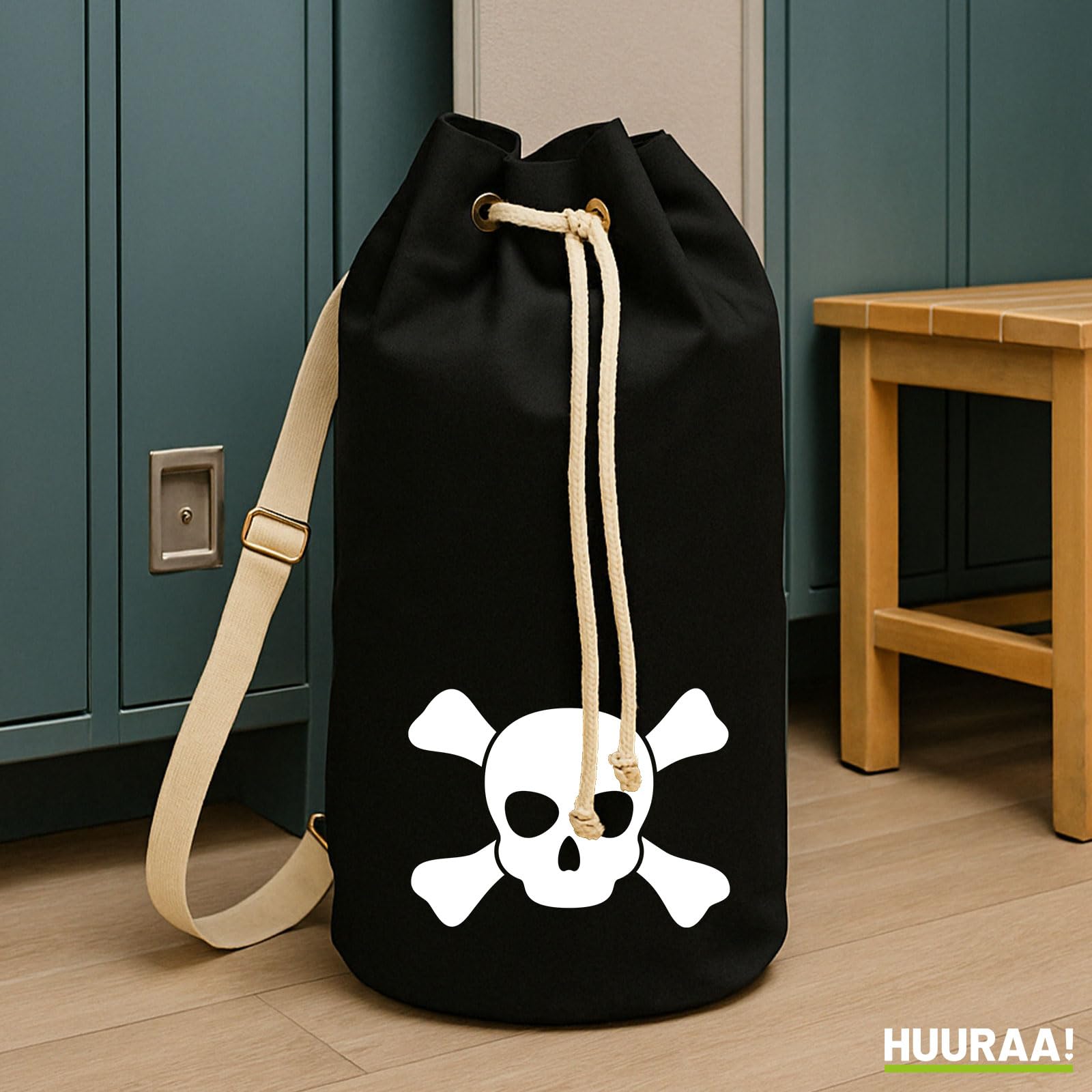 Huuraa Seesack Pirat Totenschädel 20 Liter Black Baumwolle Rucksack Geschenkidee