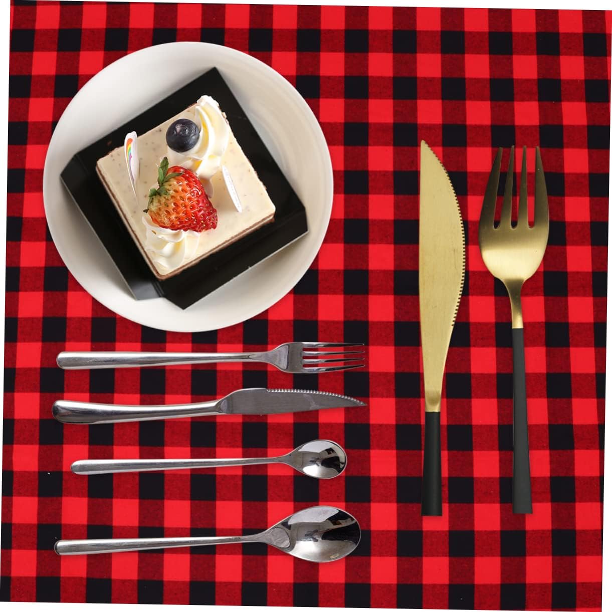 Unomor 1pc Checkered Tablecloth for Christmas Dining Decor Washable Plaid Table Cover Table Mat for Family Gatherings and Holiday Celebrations