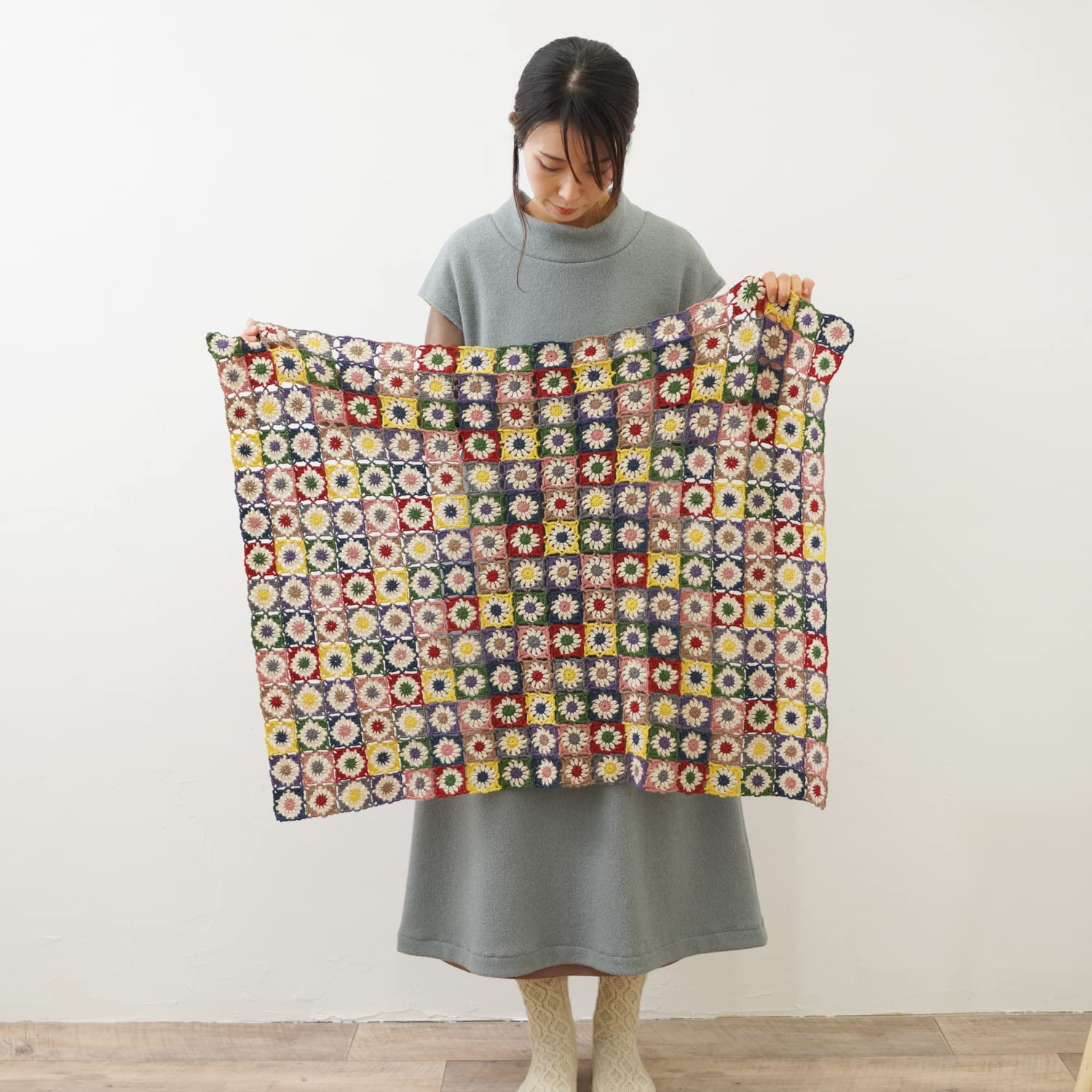 モチーフつなぎのブランケット☆4月末までの出品となります。 hq720.jpg?sqp=-