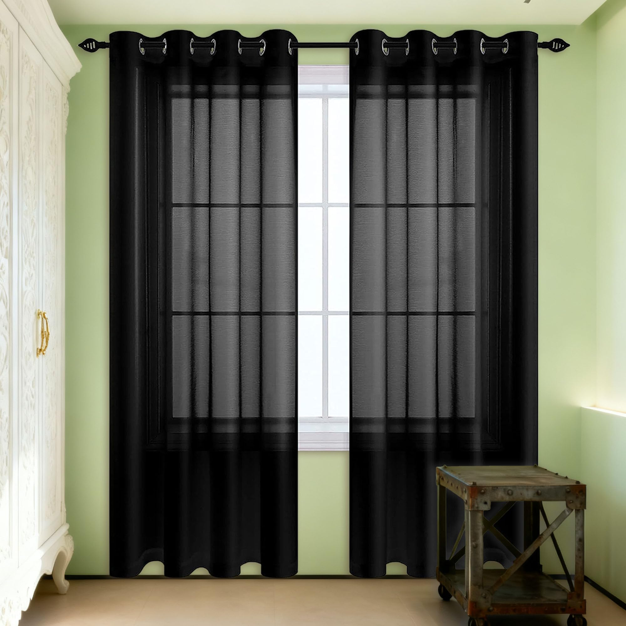 Rideaux voilages noir pour baie vitrée de salon