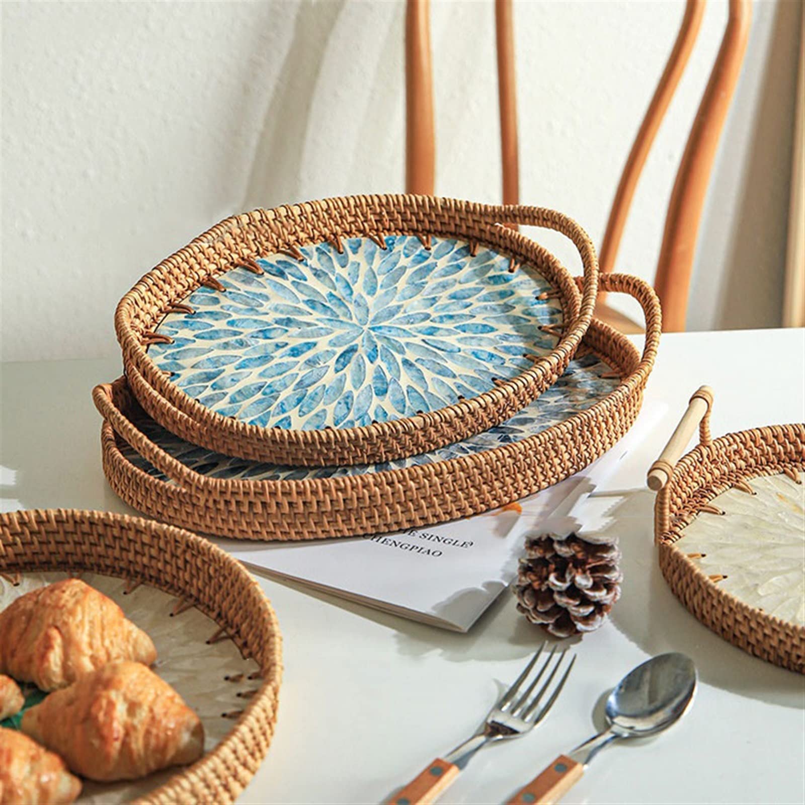 Vassoi da Portata Vassoio a Conchiglia Intrecciato in 1 Pezzo Set da Snack for tavolino Vassoio portaoggetti for la casa Cesto di Frutta con Doppio Manico Vassoio Decorativo(Piccolo)