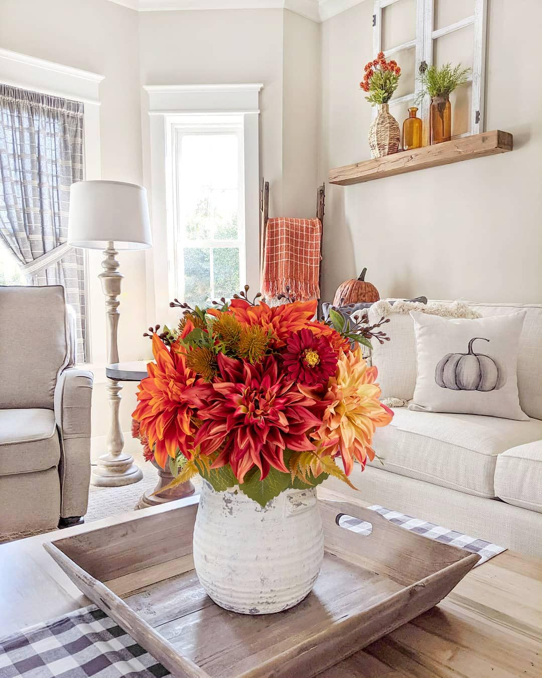 Briful Fall Flowers Artificial Bouquet for Decoration, Fake Silk Flowers Arrangements with Dahlia & Mums Mixed Autumn Floral Stems for Home Room Fall Table Centerpiece Wedding Party Decor