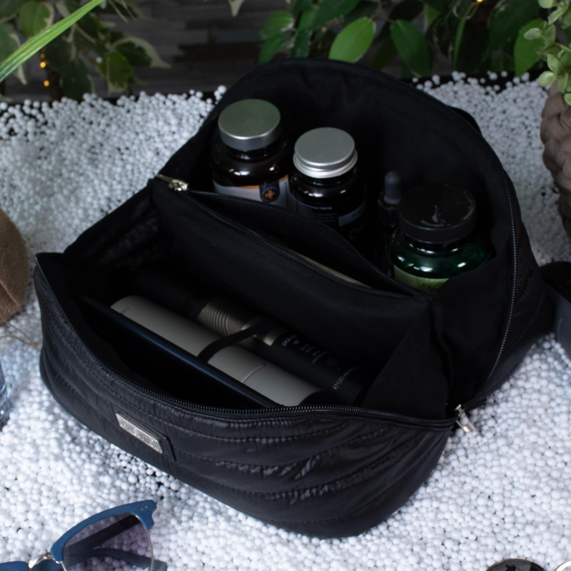 JYOKO Neceser con Múltiples Compartimentos, Bolsa de Maquillaje Elaborado con Tejido Anti Manchas, Beauty Case, Bolsa de Aseo Portable (Negro Impermeable)