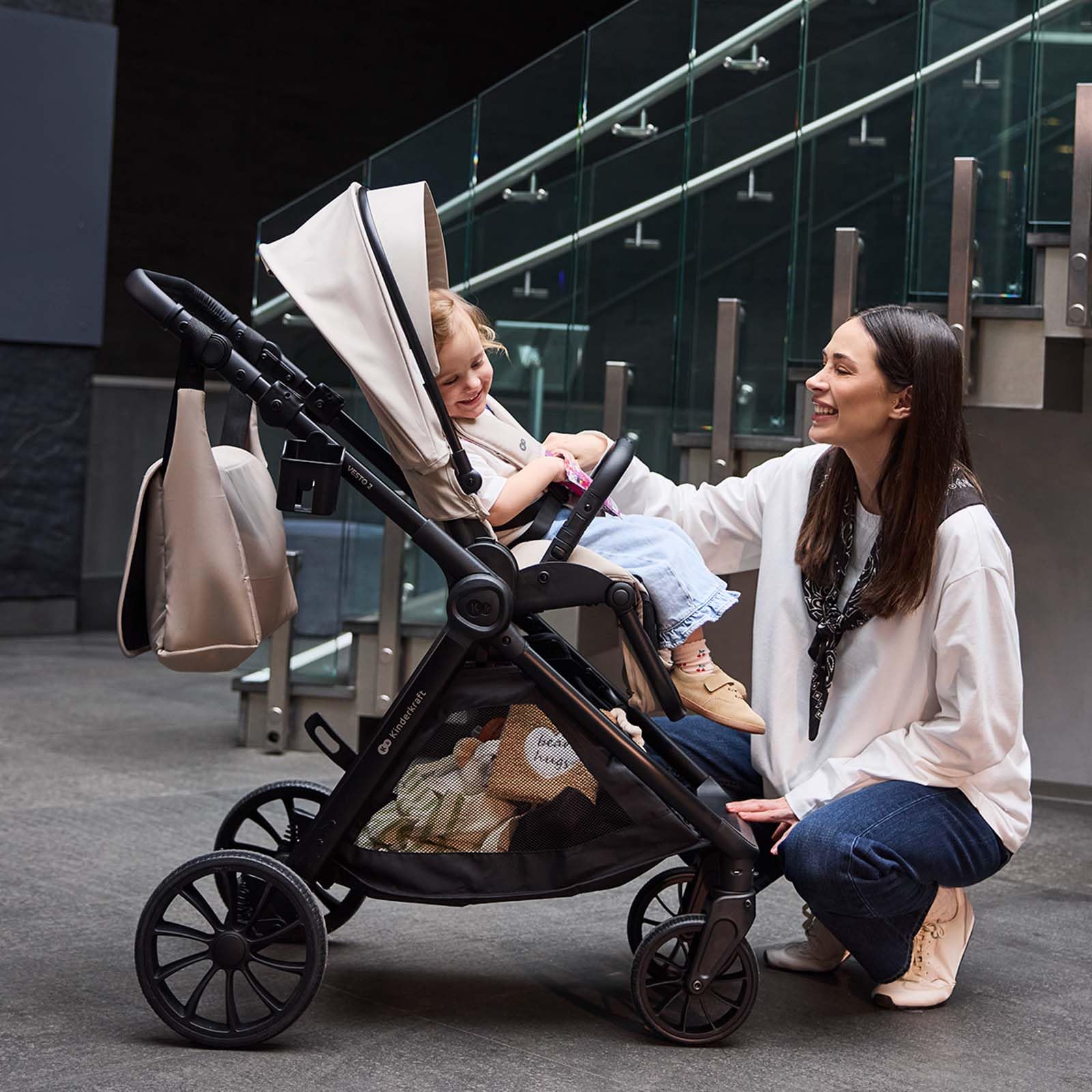 Kinderkraft VESTO 2 Passeggino fino a 22 kg, seduta reversibile fronte mamma e mondo, chiusura con seduta montata, self-standing, ruote ammortizzate, Beige