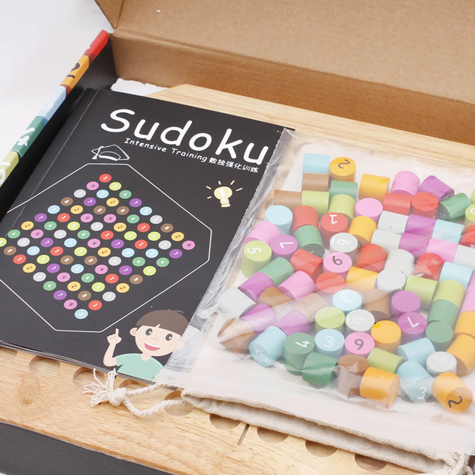 Drewniana gra w liczby Sudoku, kolorowa plansza Sudoku z kołkami, edukacyjna logiczna łamigłówka