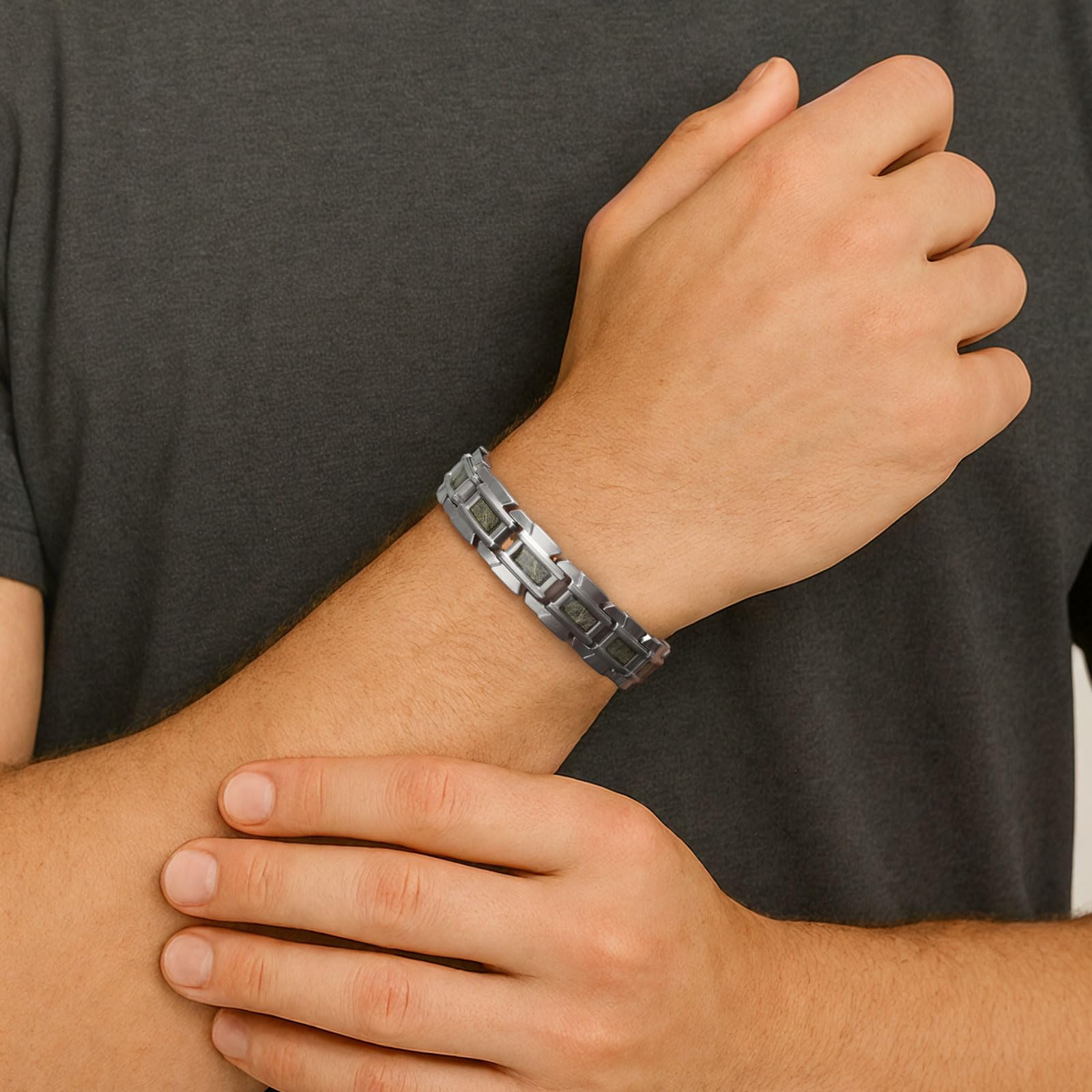 RainSo Bracelet magnétique pour homme, bracelet magnétique à trois rangs en acier inoxydable avec fermoir Scorpion, livré avec un outil de retrait de maillons gratuit (argent et champagne)