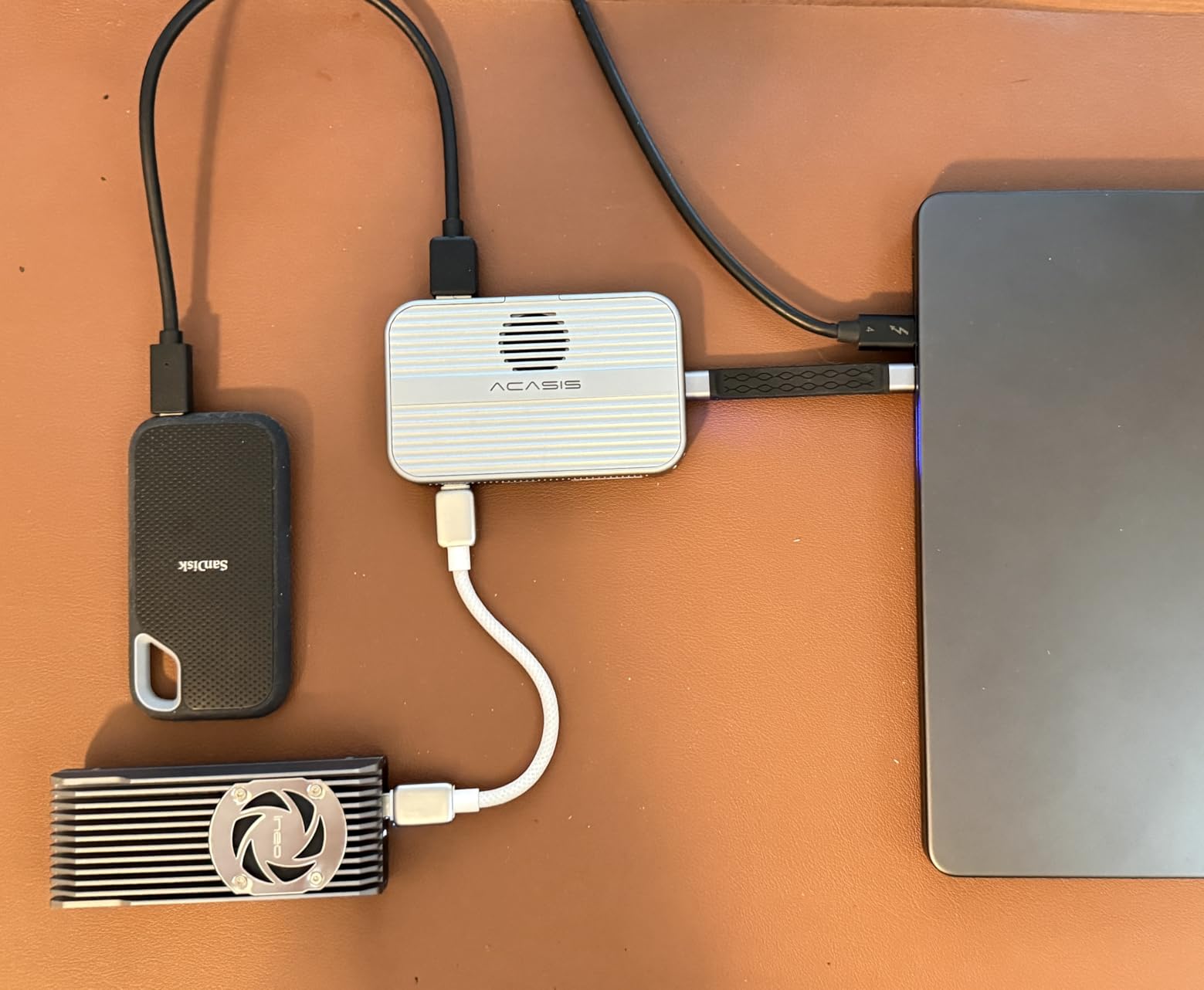 ACASIS 10Gbps Magnetic M.2 NVMe SSD Enclosure with 15-in-1 ACASIS 10Gbps Magnetic M.2 NVMe SSD Enclosure with 15-in-1