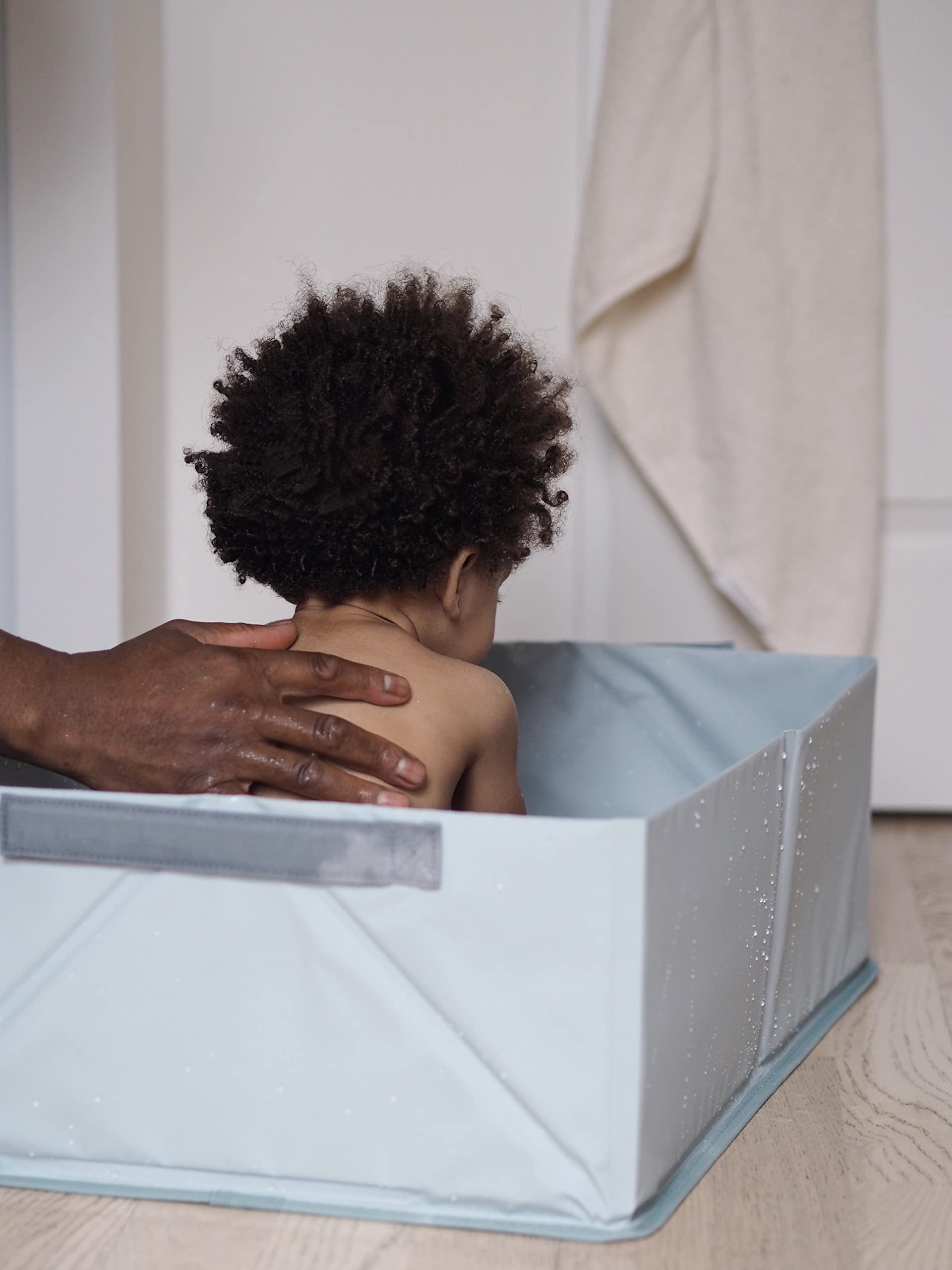 BEABA, Bañera Plegable para Bebé, Compacta, Diseño y Moda, Almacenamiento Práctico, Ocupa un Espacio Mínimo, Fácil de Usar, Bañera Pop Up Camele’O, Azul