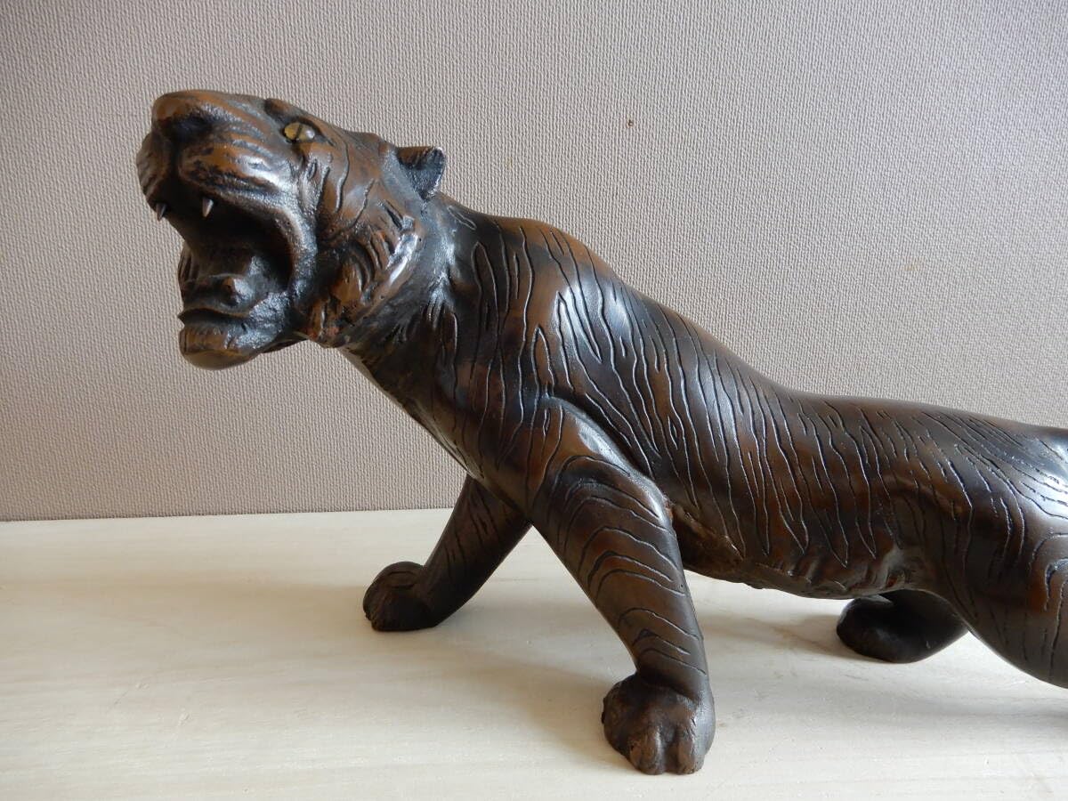 Amazon.co.jp: 虎の置物床の間飾り金属工芸 303 : ホーム＆キッチン