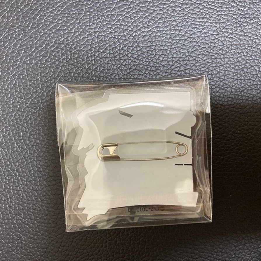 ジョジョの奇妙な冒険 アクリルバッジ 東方仗助 ＆ 空条承太郎 Amazon.co.jp: ジョジョの奇妙な冒険 東方仗助 空条承太郎