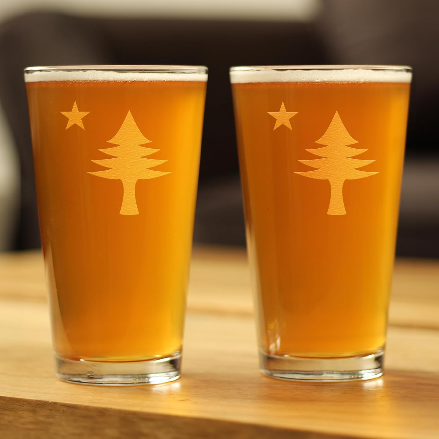 Bevvee Old Maine Flag Pint Glass for Beer - Original 1901 State of Maine Flag Gifts for Women & Men Mainers - Set of 2-16 Oz Pint Glasses