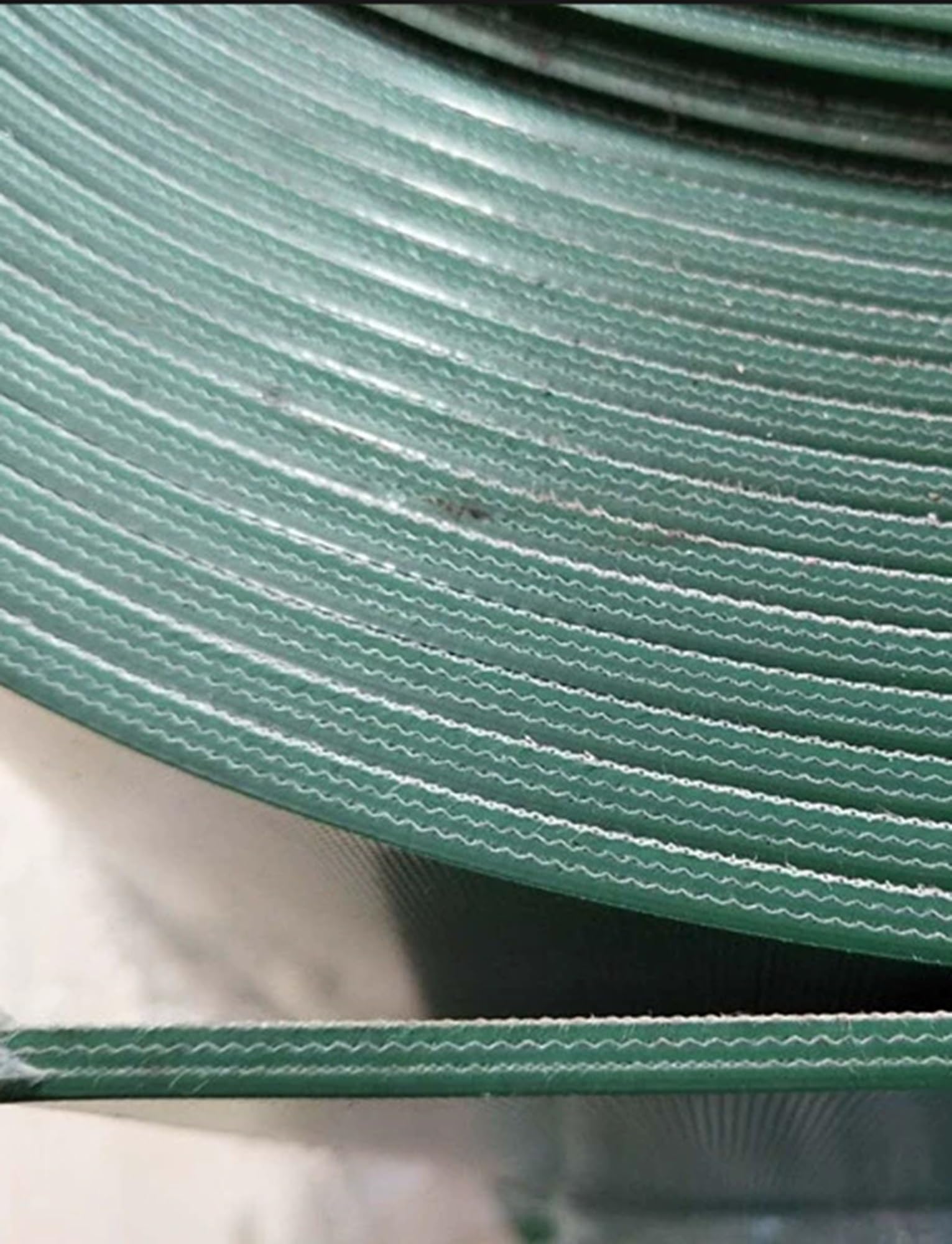 Nastro trasportatore piatto leggero in PVC verde, nastro trasportatore industriale spesso 2 mm for linee di assemblaggio, imballaggio, lavorazione alimentare e movimentazione dei materiali(70x100x0.2c
