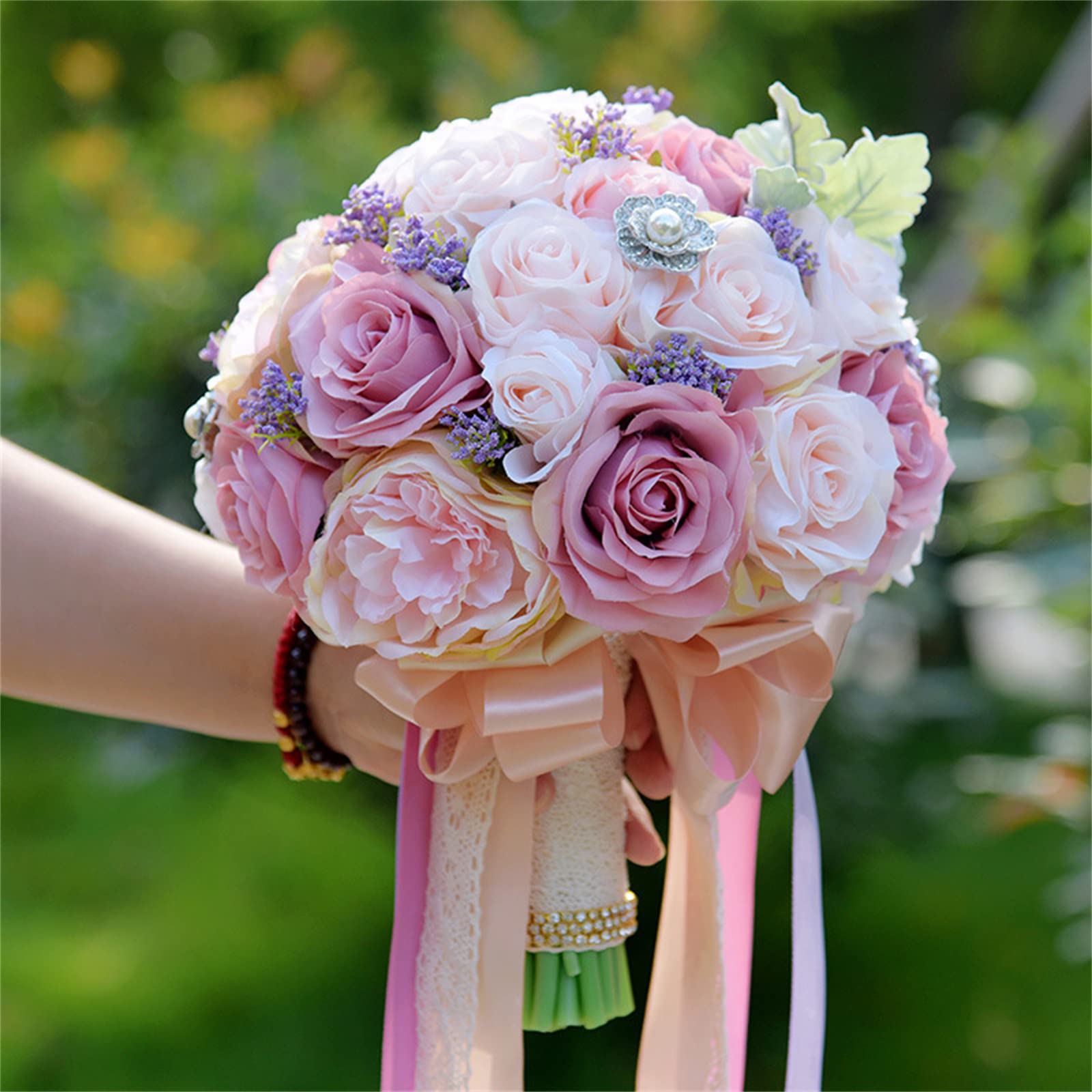 Sposa Che Tiene Fiori Decorazione per la casa Rose Rosa Artificiali romantiche da 28 cm Bouquet da Sposa Fatto a Mano Bouquet da Lancio per Cerimonia Matrimonio Interessante