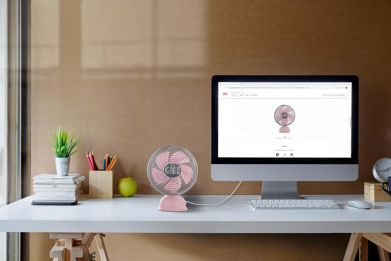 Good Housekeeping 92516 All-Metal 5" Retro Oscillating USB-Powered Personal Fan, Pink - Image 7