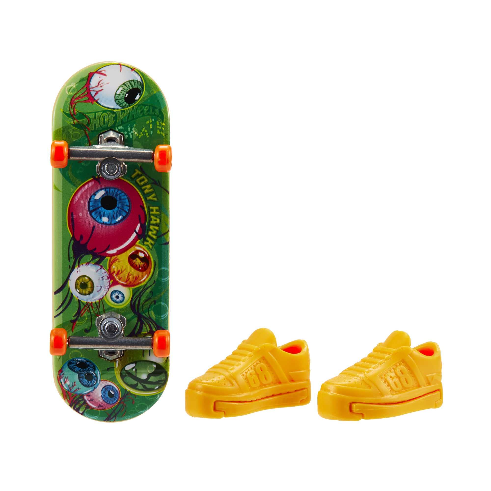 Hot Wheels Skate - Tony Hawk fingerboard e scarpe da skate removibili, progettato in collaborazione con Tony Hawk (Un set a sorpresa tra stili assortiti), giocattolo per bambini 5+ anni, HGT46