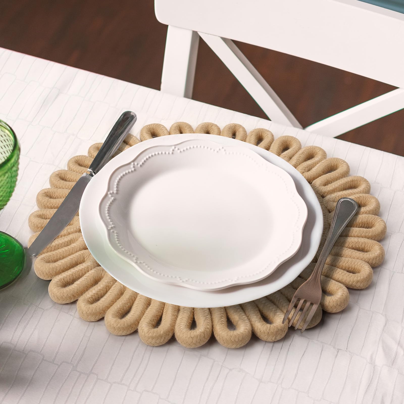 comfoyar Round Placemats Set of 4, 30cm Non-Slip Cotton Woven Place Mats - Image 2