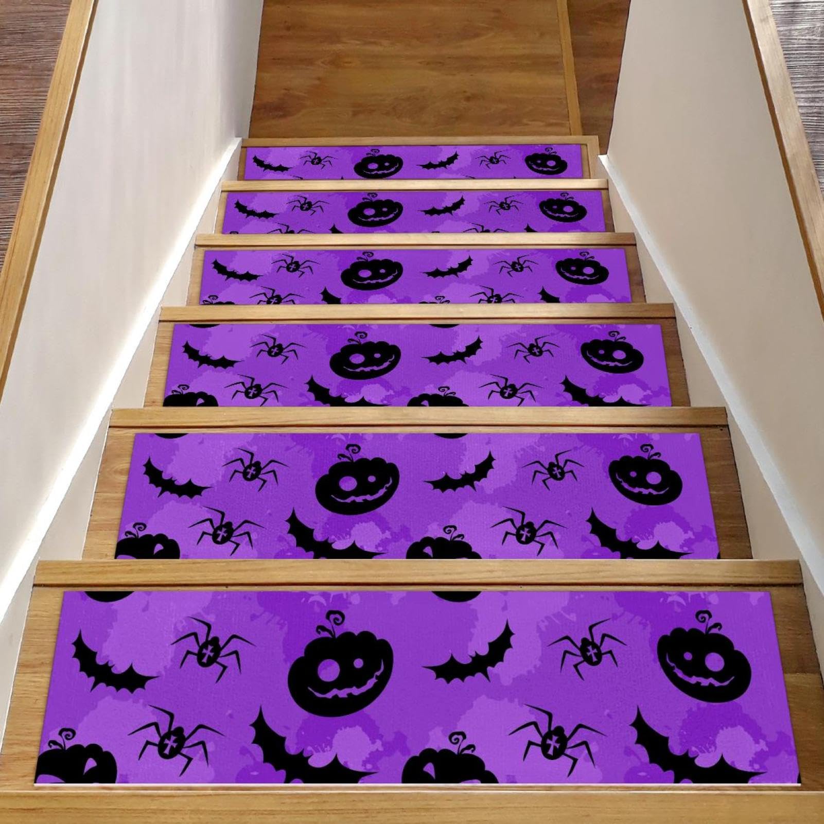 Tapis d'escalier antidérapants violets pour un intérieur chaleureux et sécurisé