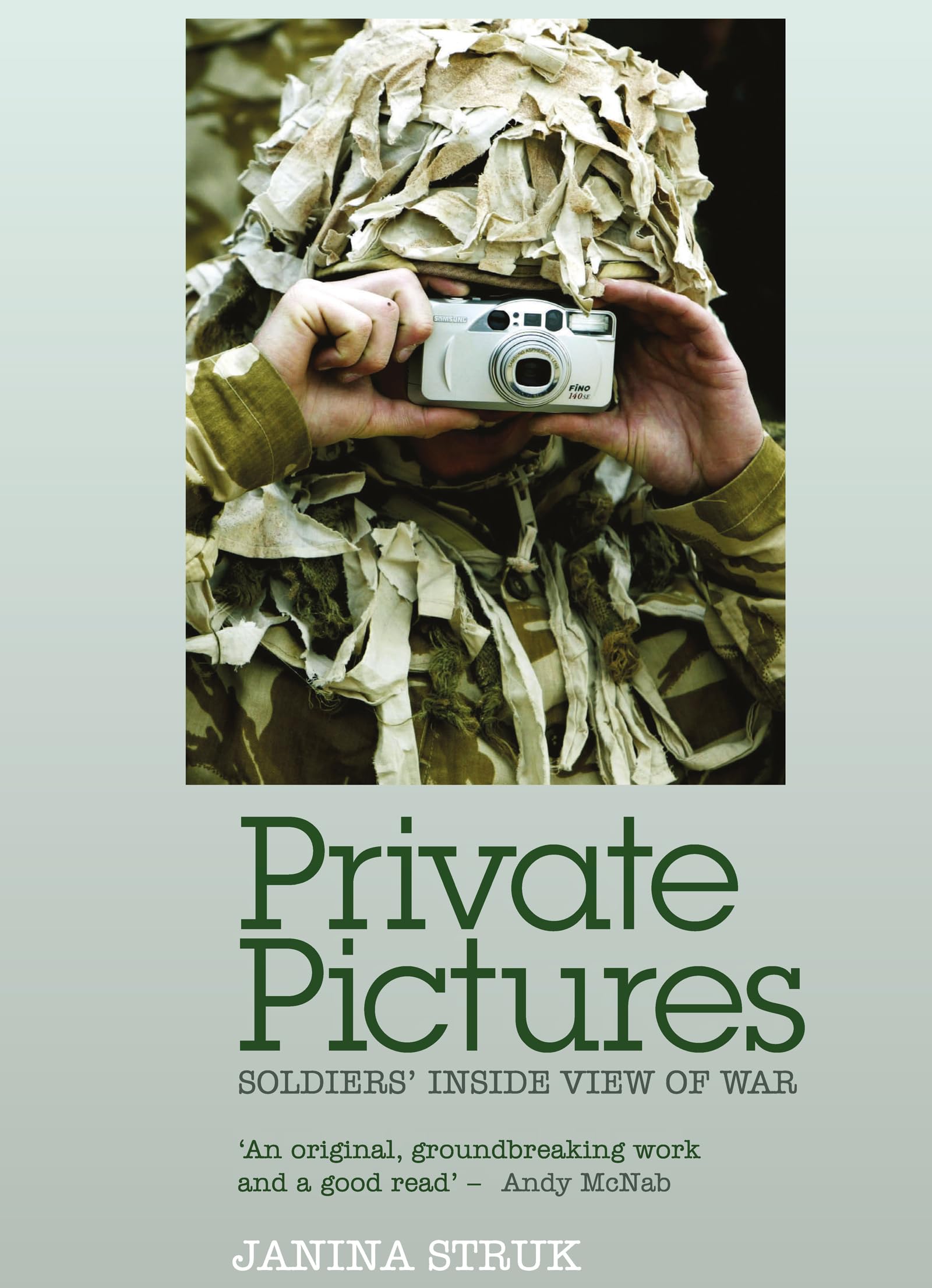 Private Pictures: Soldiers' Inside View pour comprendre la réalité