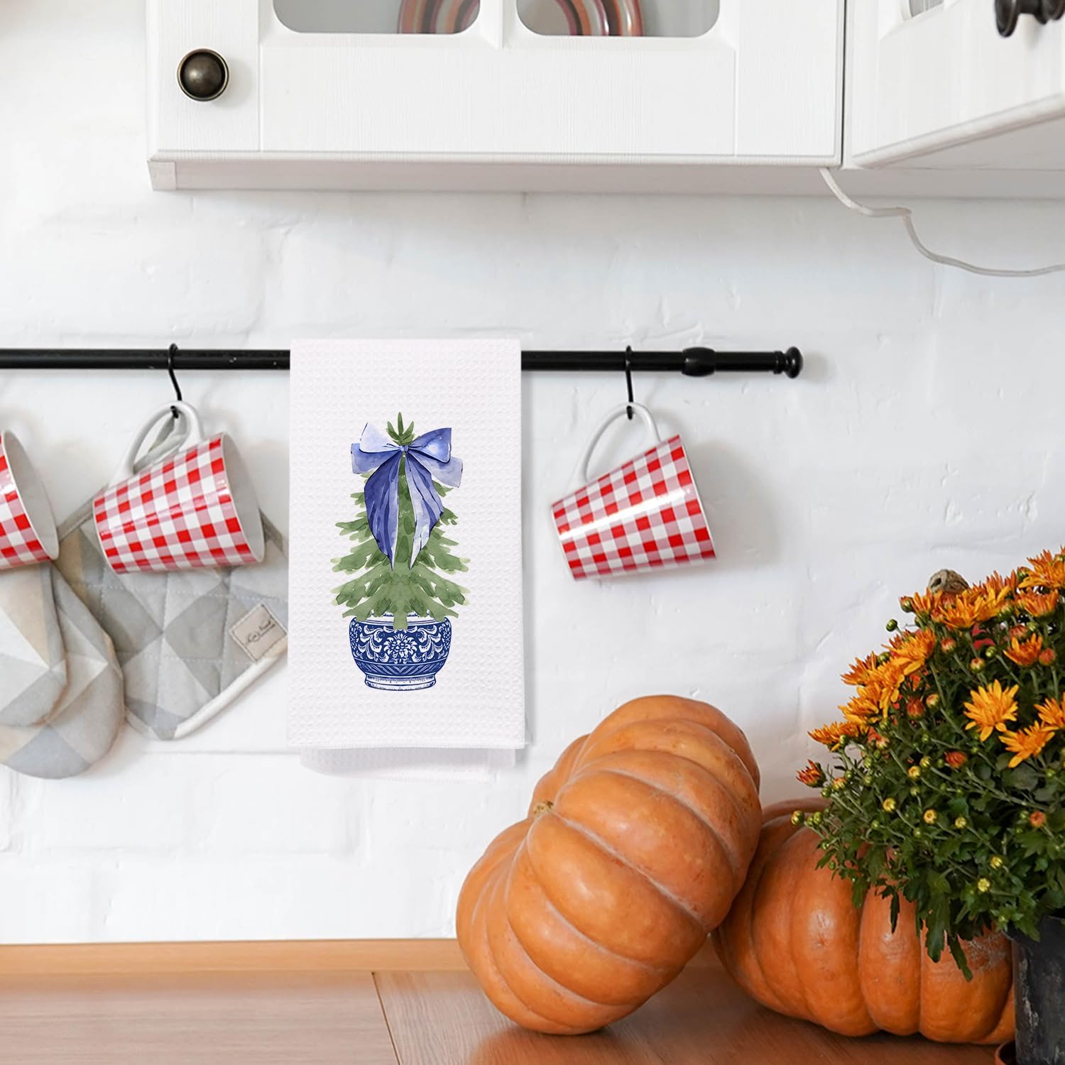 Chinoiserie Christmas Tree Hand Towels, Blue and White Porcelain - 16x24 Inch, Bathroom and Kitchen Decor