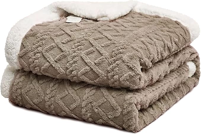 Coffret cadeau cocooning plaid sherpa chaussettes
