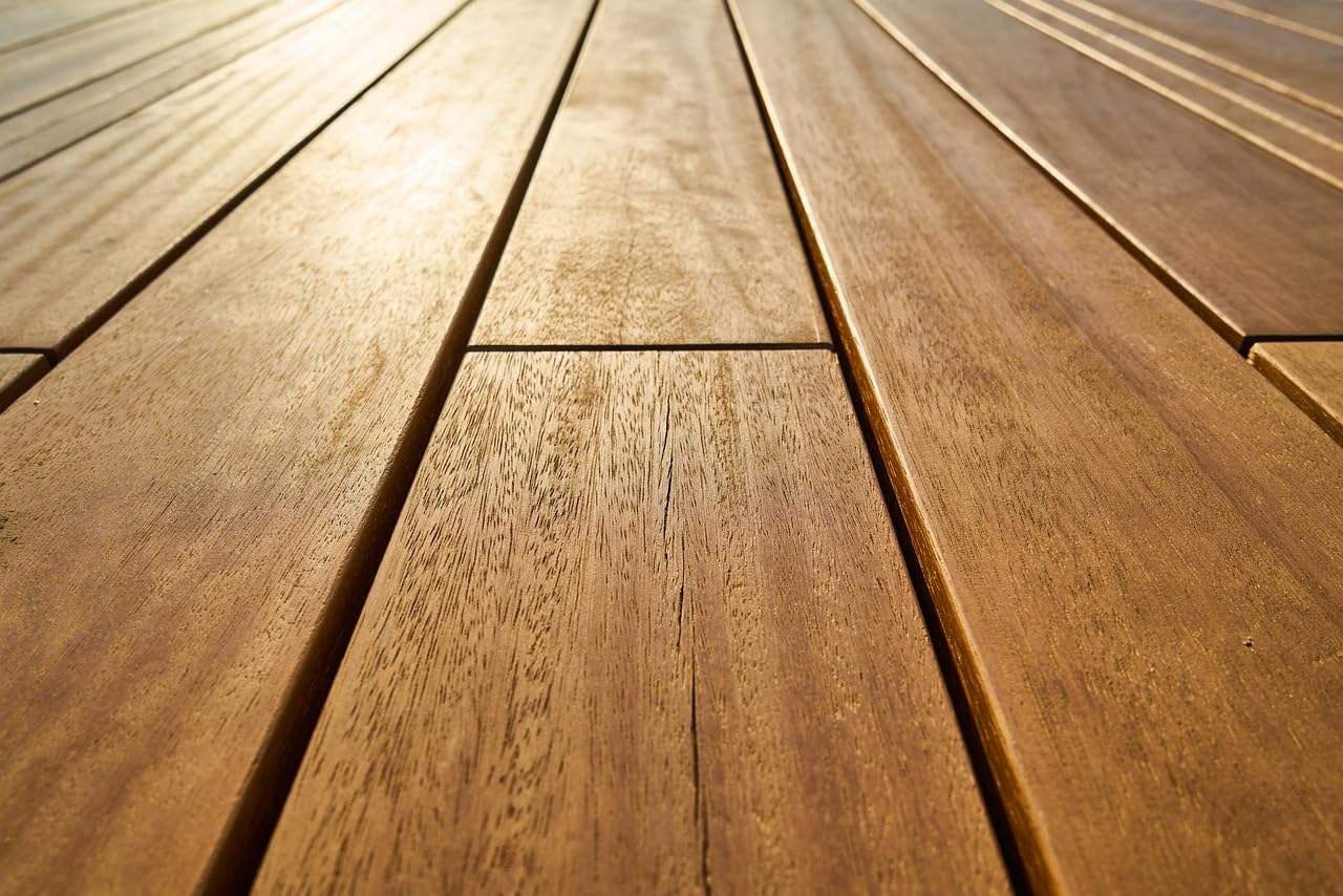 JOVIRA PINTURAS Barniz Renovador Protector para Suelos Laminados, Parquet y Madera – Decora, Protege y Disimula Arañazos – Resistente a Manchas y Desgaste. (5 Litros, Brillante) F-99C