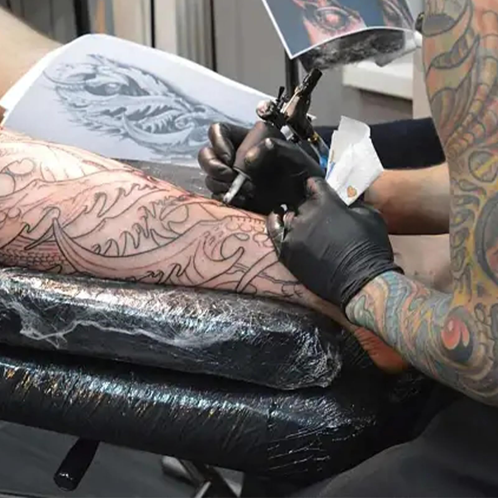 La crème de tatouage est la crème la plus élevée sur le marché, un tatouage confortable ou une expérience de maquillage permanente, un tatouage propre, etc. 10 g (4 bouteilles)