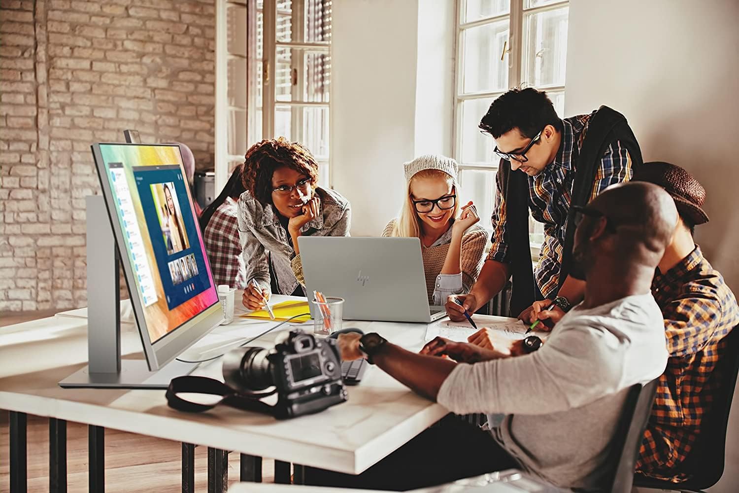 HP - PC EliteDisplay E273m Monitor Business con Webcam e Casse Audio, Schermo 27 FHD 1920 x 1080 a 60 Hz, IPS, Antiriflesso, Tempo risposta 5 ms, Regolabile Inclinazione, Altezza e Pivoting, Argento HP - PC EliteDisplay E273m Monitor Business con Webcam e Casse Audio, Schermo 27 FHD 1920 x 1080 a 60 Hz, IPS, Antiriflesso, Tempo risposta 5 ms, Regolabile Inclinazione, Altezza e Pivoting, Argento