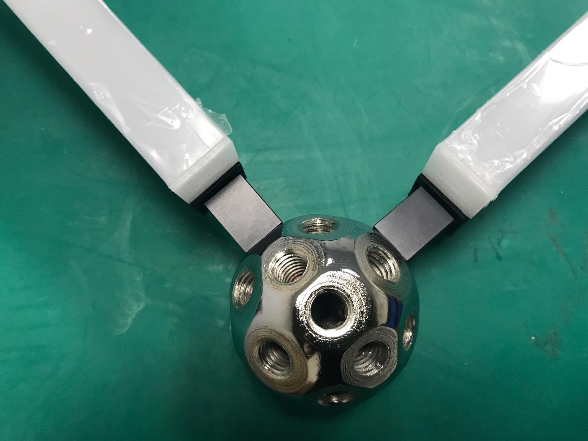 WENWENLEE CL-VMC011 26-Hole Ball Connector for LED Pixel Strip Multiple 26-Hole Balls for 360 Tube Lights