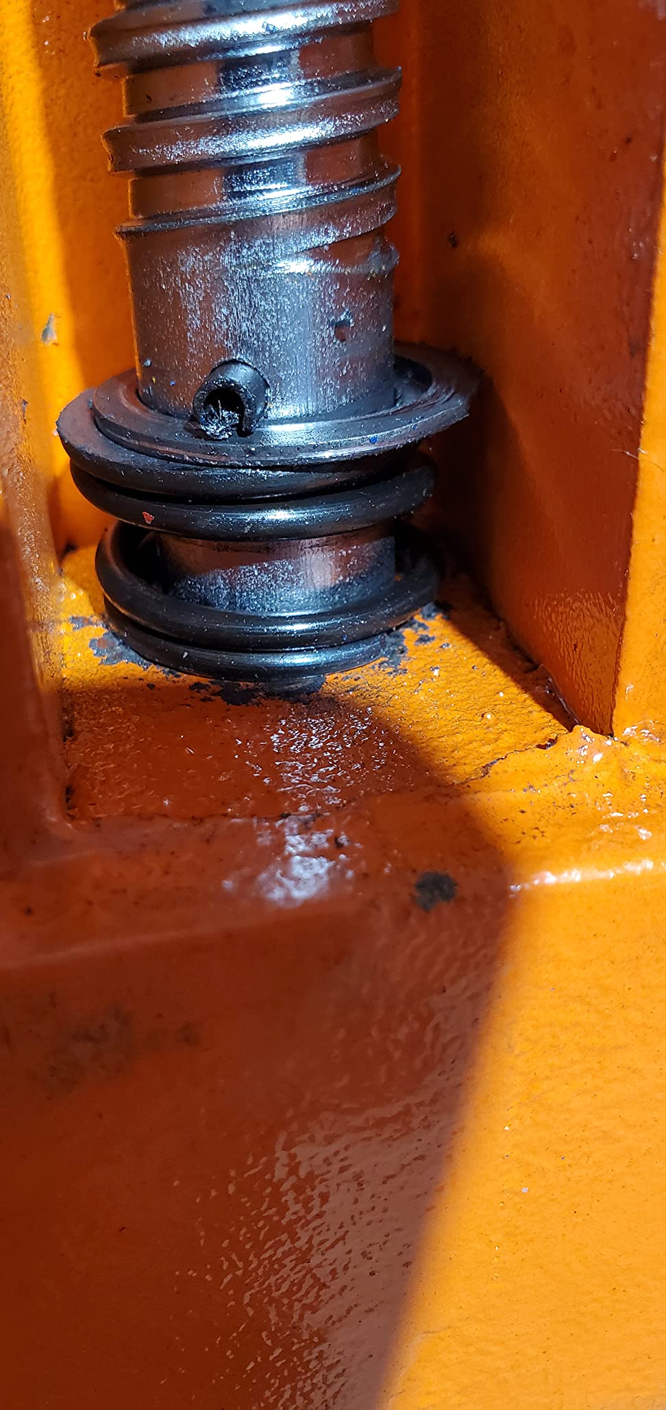 PONY 4" HEAVY-DUTY WORKSHOP BENCH VICE SWIVEL BASE - AC29040 - BR Trading