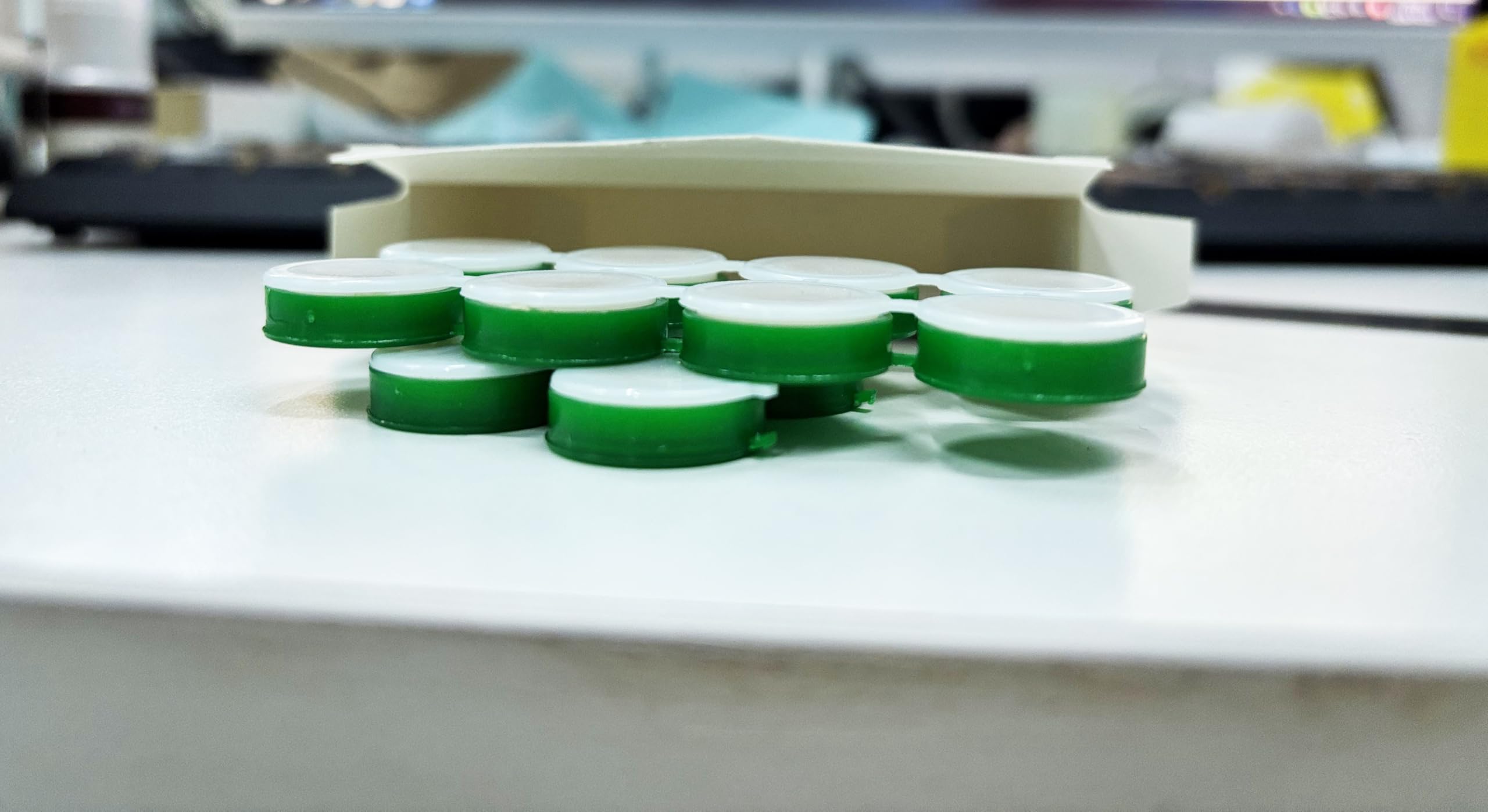12 Pcs 𝐂𝐨𝐜𝐤𝐫𝐨𝐚𝐜𝐡 Gel Bait — view 4