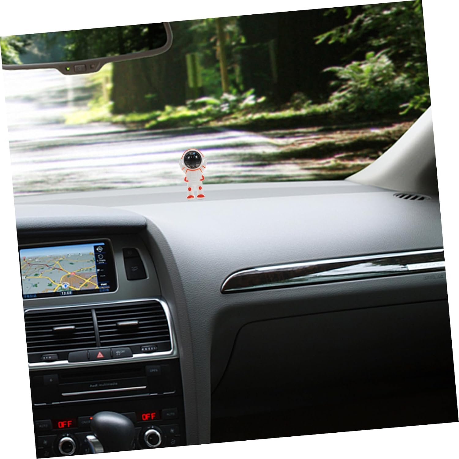 Astronaut Mini Car Dash Mount Compass Vehicle Navigation Tool Portable Orange Vehicle Direction Compass Dashboard Decoration