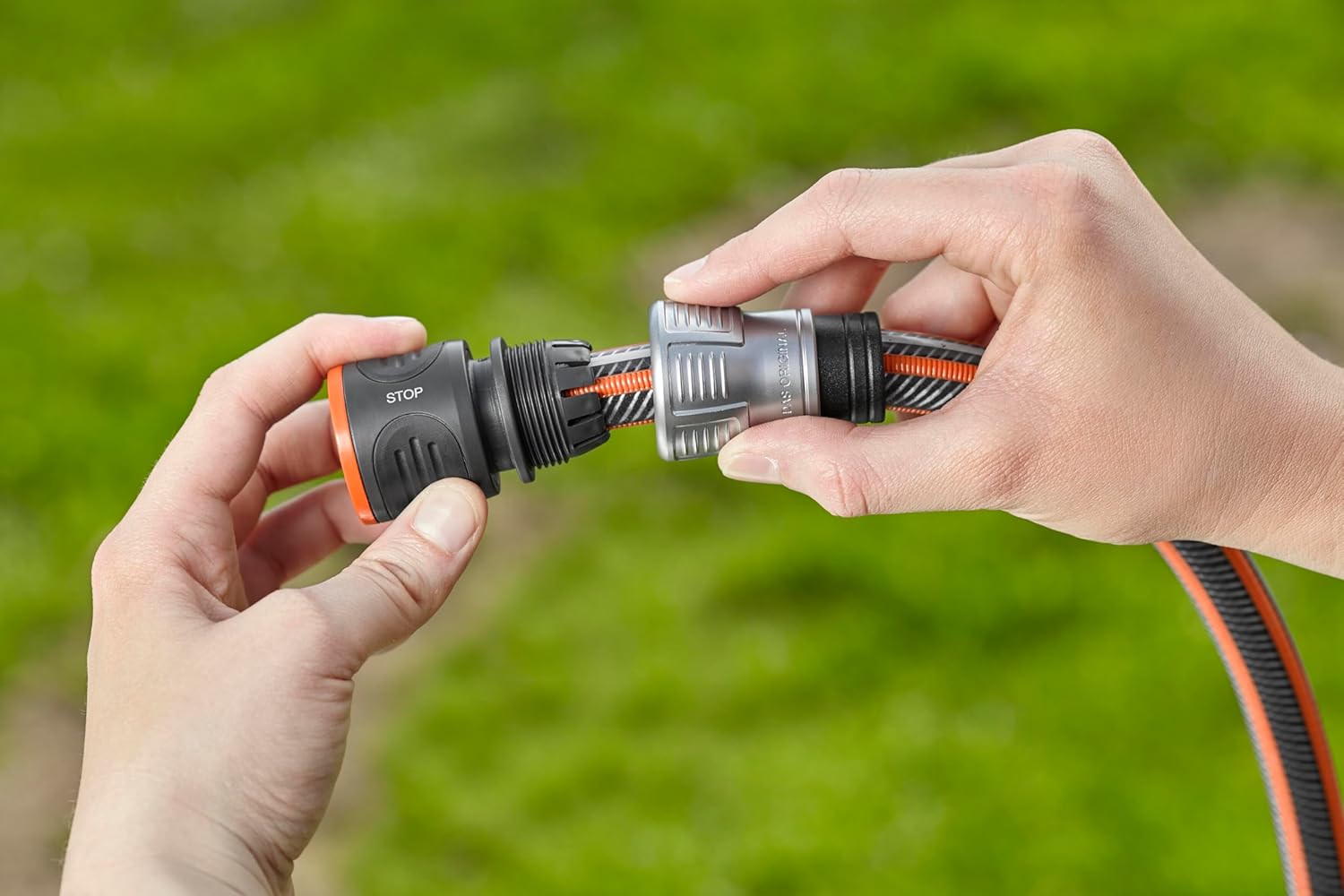 Gardena Premium basic equipment: connection set with cleaning syringe, with connection parts for 13 mm (1/2 inch) and 15 mm (5/8 inch) hoses (18298-20)