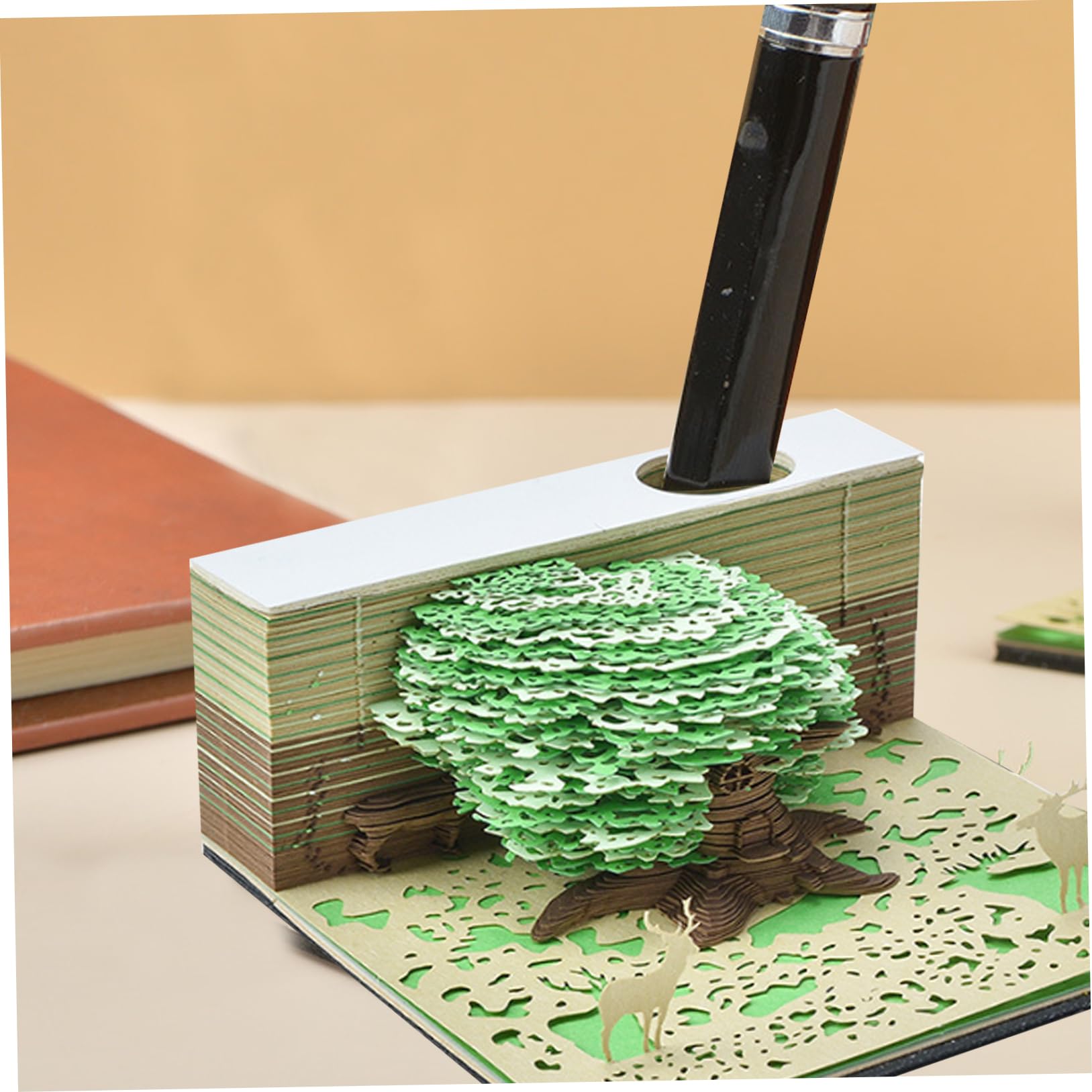 3D Kalender Memo Pad 2024, Unieke Boomvorm Tijdstuk Kalender met Display Case, 110 Vellen Papier Carving Art 3D Sticky Notes, Kantoor Woonkamer Bureau Memo Pad Gift (Groen