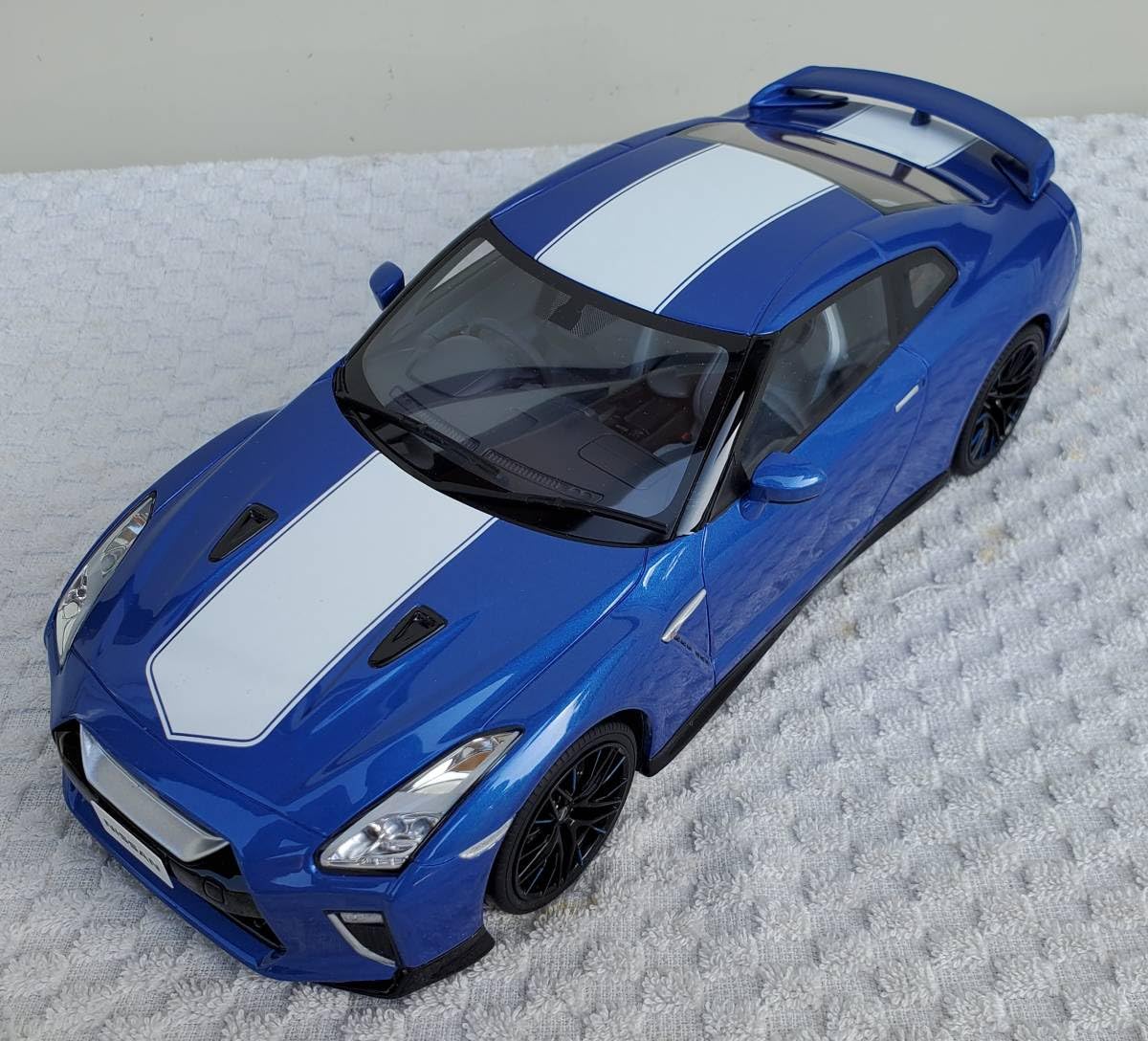 【限定】京商 samurai GT-R 50周年記念　ミニカー 完売必至！ 京商「SAMURAI」の最新作は1/18スケール日産GT-Rの50