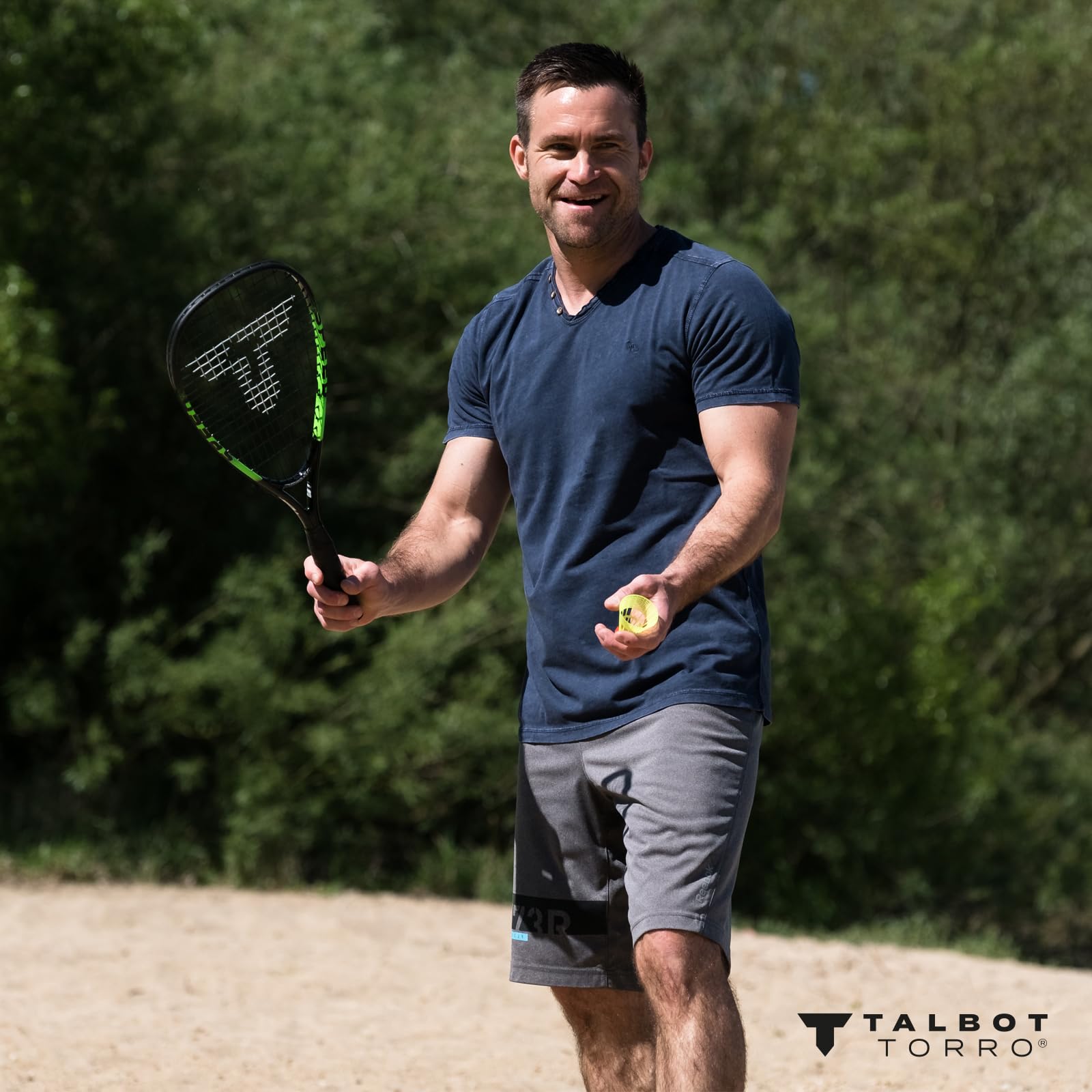 Talbot-Torro Speed-Badminton Set Speed 5500, 2 handliche Alu-Rackets 56,5cm, 6 windstabile Bälle, im trendigen Rucksack