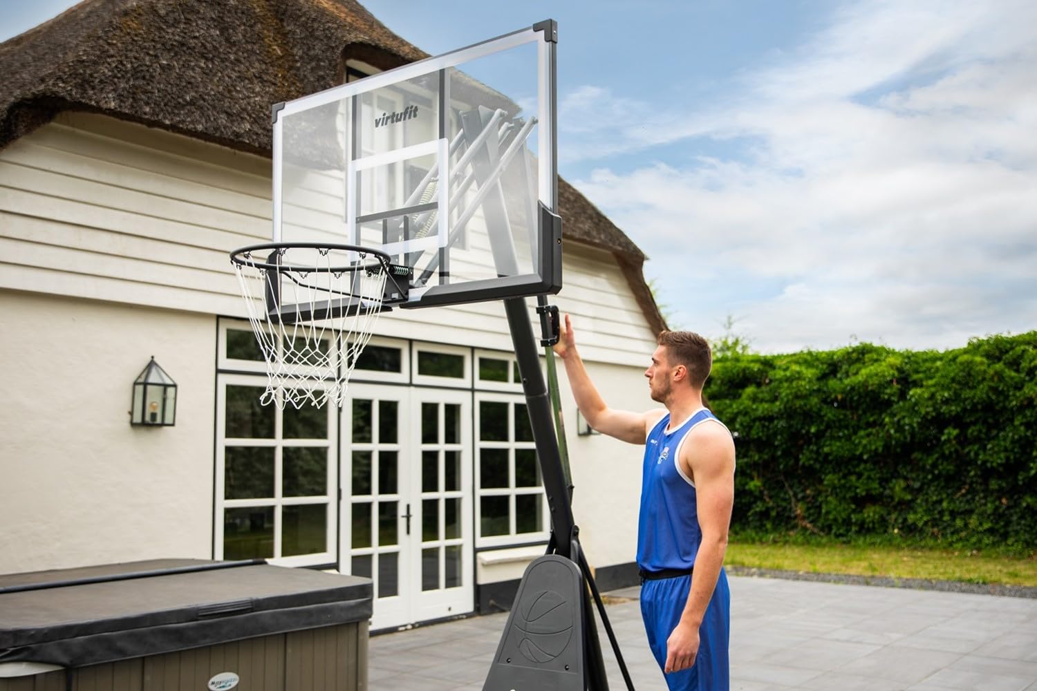VirtuFit Impianto da basket regolabile – Canestro da basket all'aperto – Supporto da basket – 145 a 305 e 245 fino a 305