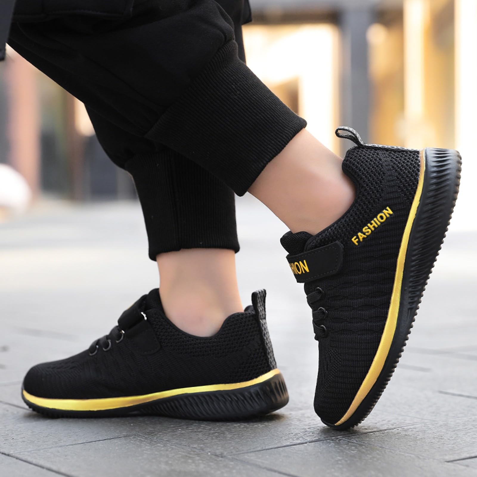Famzuneu Turnschuhe Jungen Mädchen Sportschuhe Kinder Leicht Mesh Hallenschuhe Sport Schuhe Atmungsaktiv Laufschuhe Flach Dicker Boden rutschfest Sneaker mit Klettverschluss