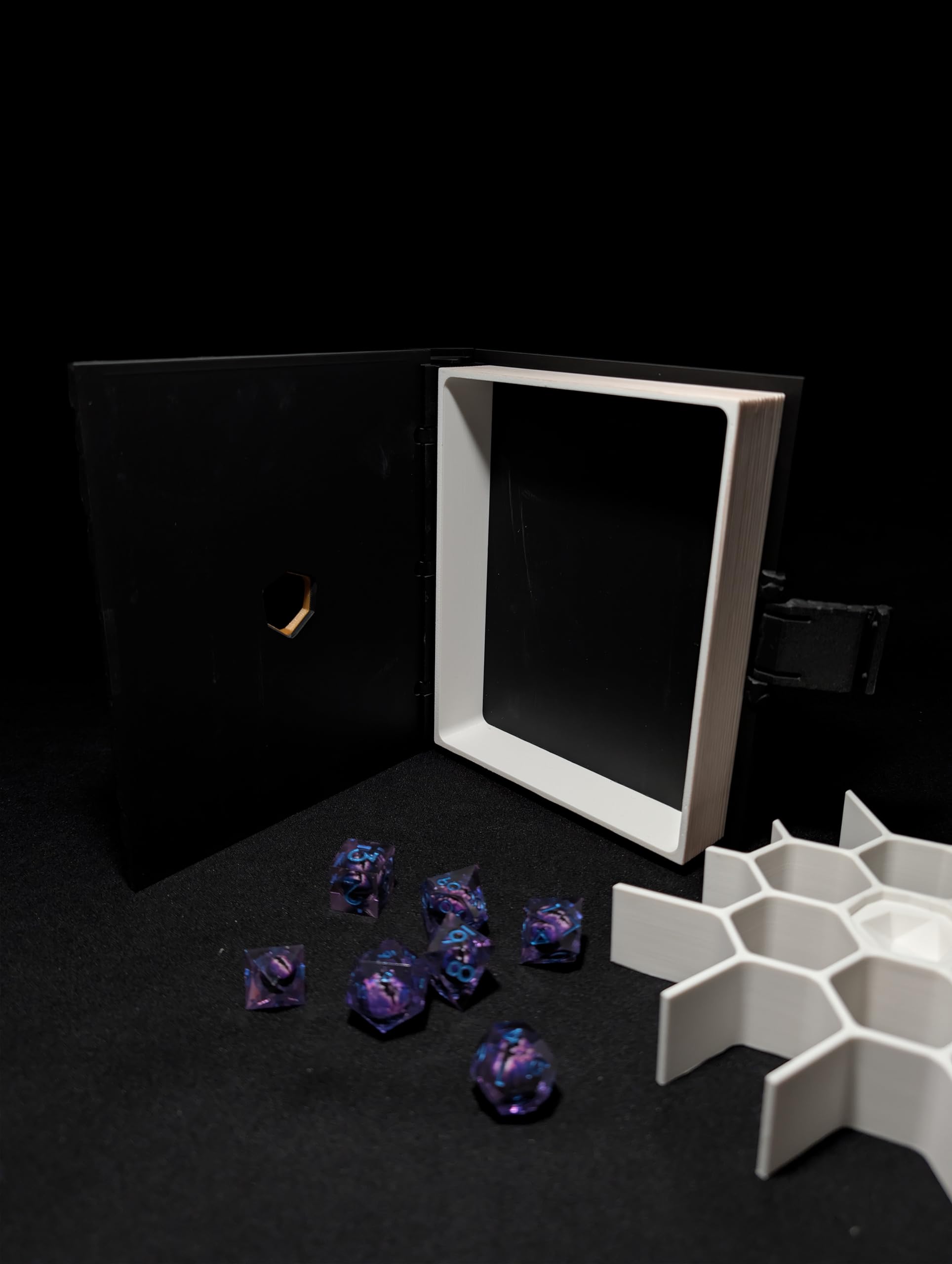 Grimorio Dracónico tallado caja de almacenamiento para dados y bandeja de lanzamiento, pintada a mano, 15,4 x 18 x 6 cm, para D&D y juegos de rol