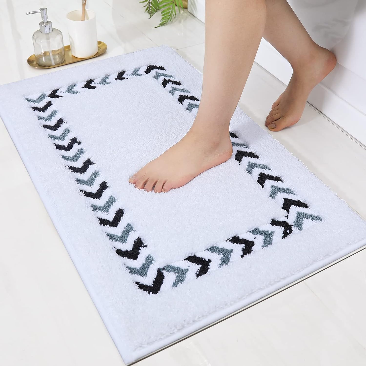 COSY HOMEER Extra Thick Bath Rugs for Bathroom - Anti-Slip Bath Mats Soft Plush Yarn Shaggy 100% Strong Polyester Mat Living Room Bedroom Mat Floor Water Absorbent Square (White,17x24 - Inches) 17"×24" White