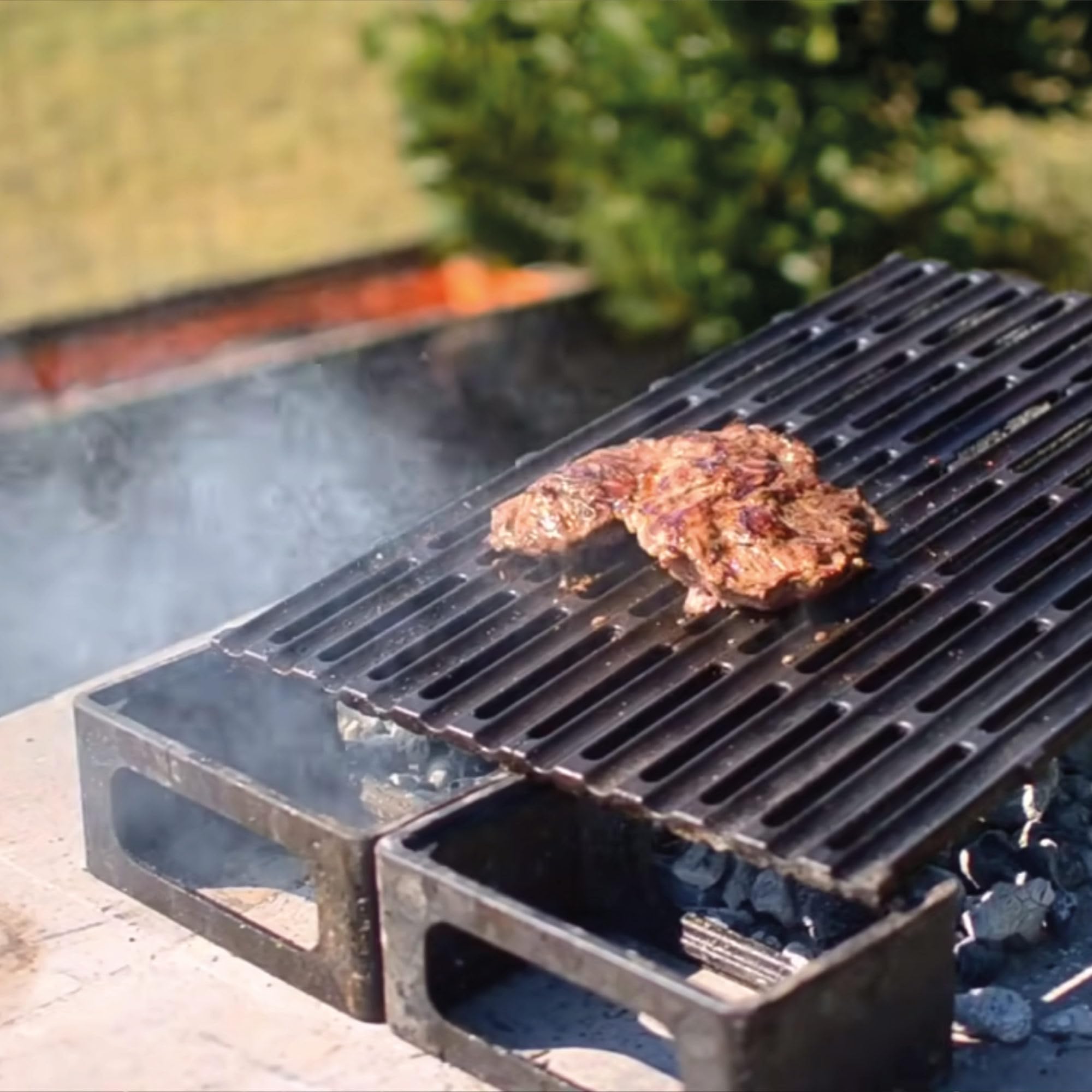 Griglia in Ghisa 48x17cm + Coppia supporti BBQ Blocks | Cottura uniforme e professionale | Reversibile | Doppia smaltatura Black di LUNAWAY | Sistema modulare per barbecue lineari