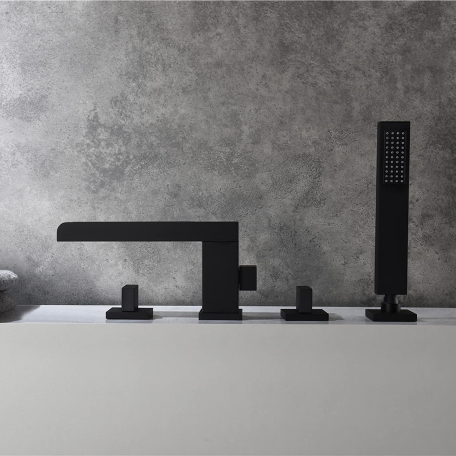 Bateria wannowo-prysznicowa z 4 otworami Bateria wannowo-prysznicowa z prysznicem ręcznym Bateria mieszająca typu wodospad Bateria wannowa Zestaw prysznicowy Bateria wann(Black-four holes)