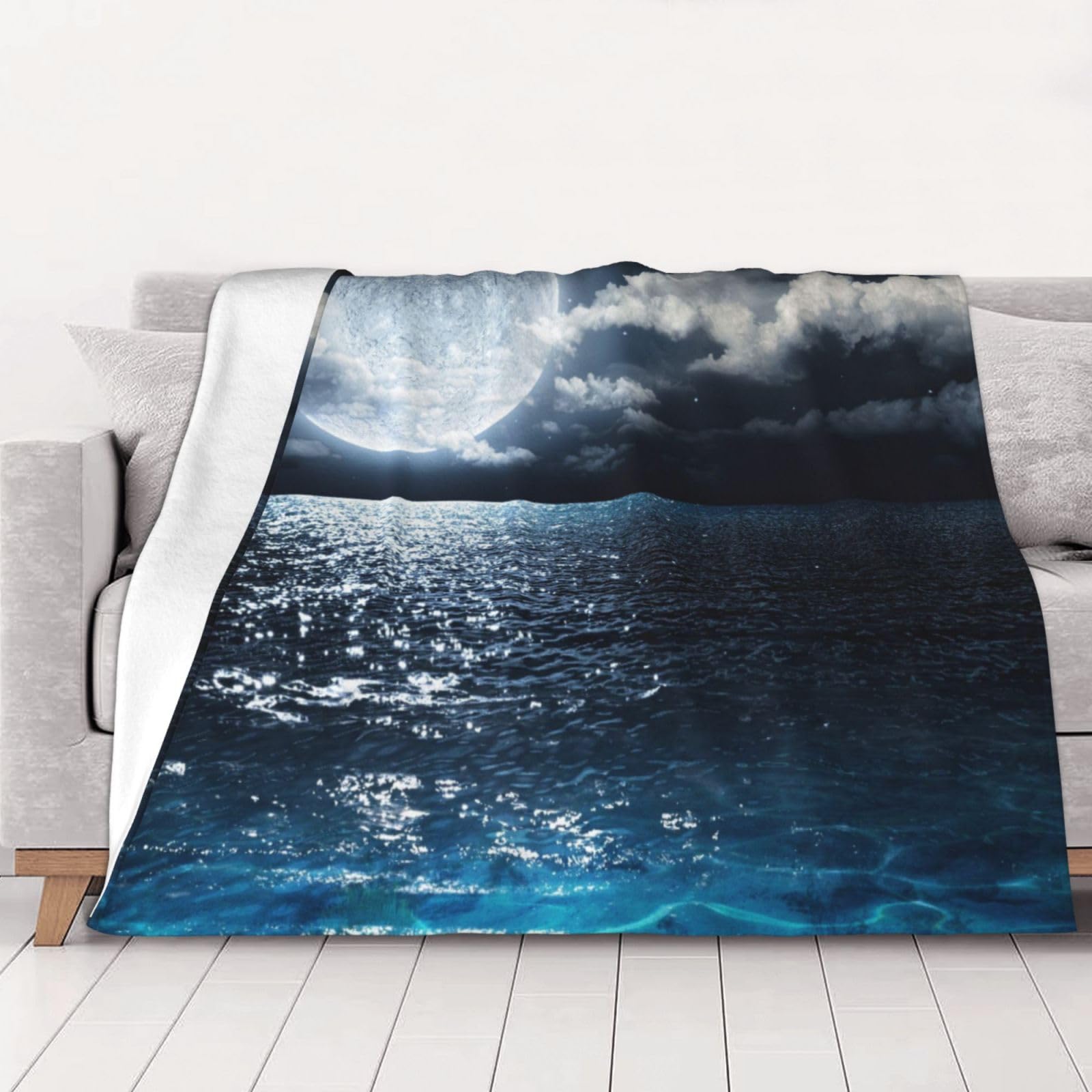 AUBKFELD Moon and Sea Printed Flannel Blanket 102x76 CM, Soft & Warm Throw Blanket for Sofa/Couch/Bed/Car, Gifts for Audlts Women Men