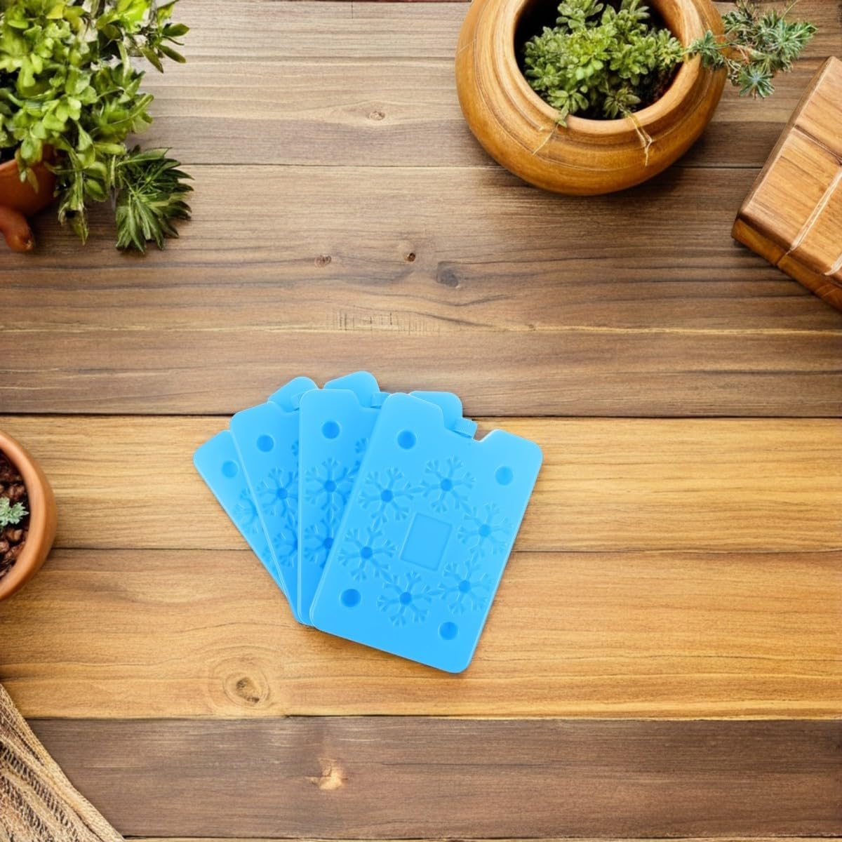 Healeved 4 Piezas Acumulador de Frío Reutilizable Extraplano para Neveras Portátiles con Agua Destilada No Tóxico para Camping y Viajes al Aire