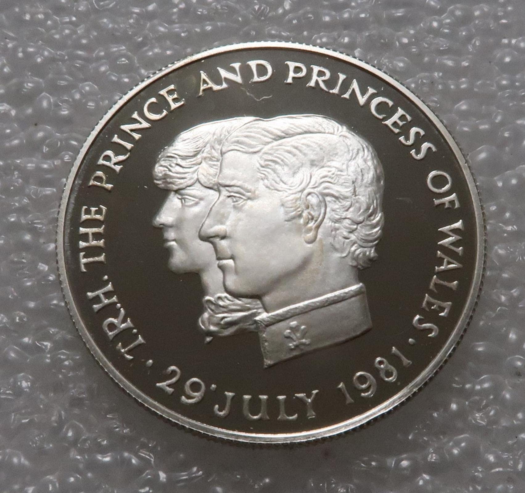 JDSTY Mauritius 1981 10 Rupees Diana and Charles Wedding Commemorative Krona Coin Real Rare Original Coin Collection