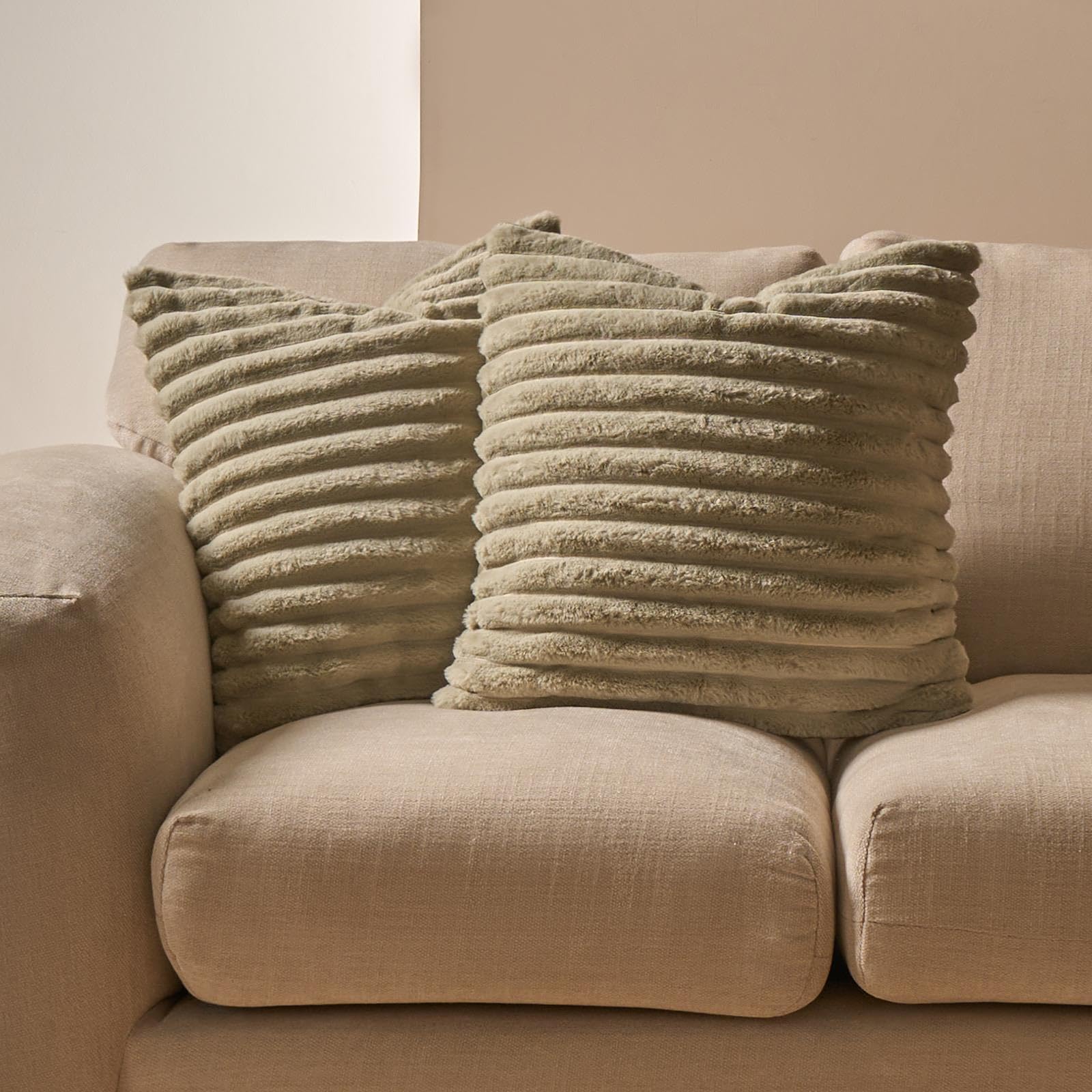 OHS Faux Fur Cushion Cover 45 cm x 45 cm Pale Green