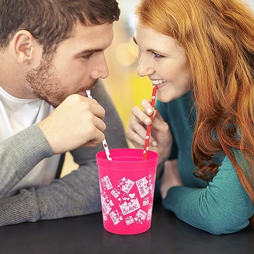 Miniatura 4 de Vasos de plástico para el día de San Valentín juego de 12 vasos de estadio rojos y blancos de 16 onzas y 12 pajitas desechables de papel 4 diseños