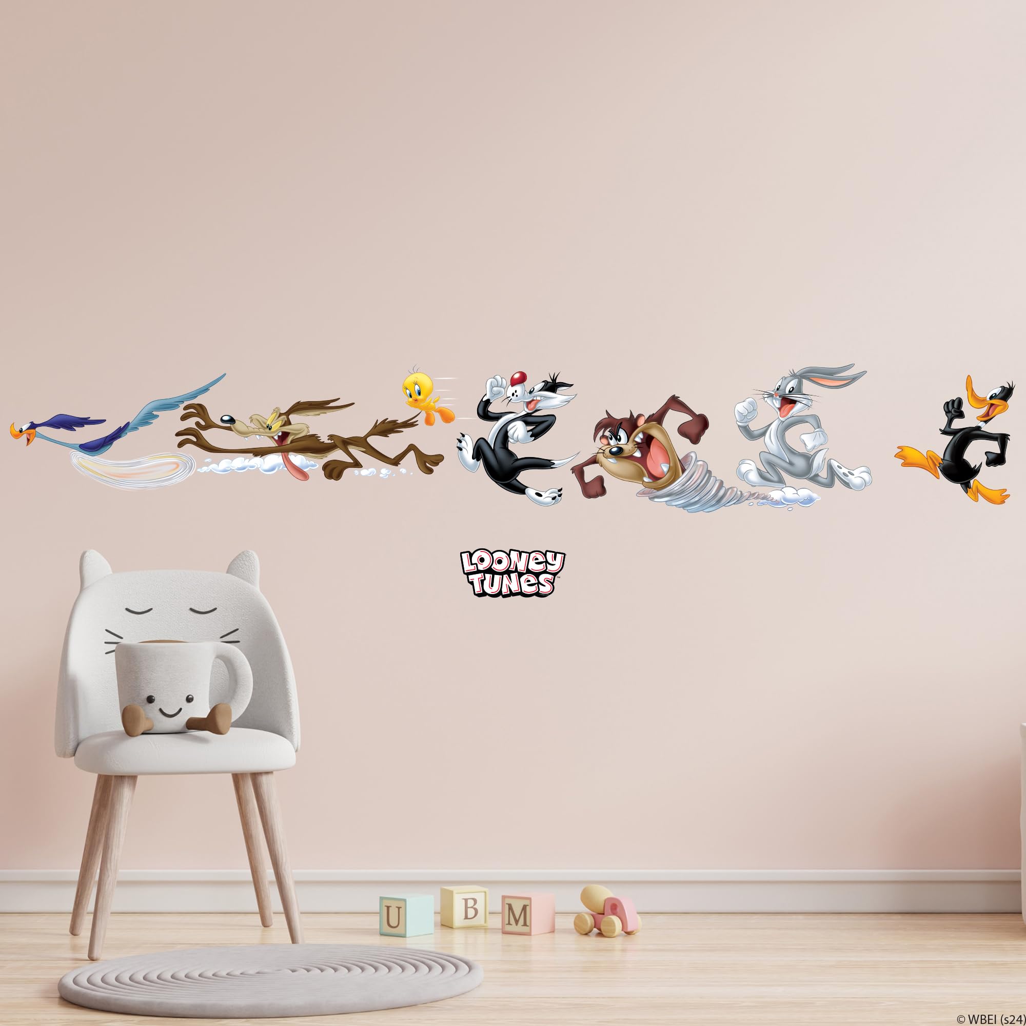 Looney Tunes Wall Sticker - Group Running Left Wall Decal Art (90cm Width x 15cm Height)